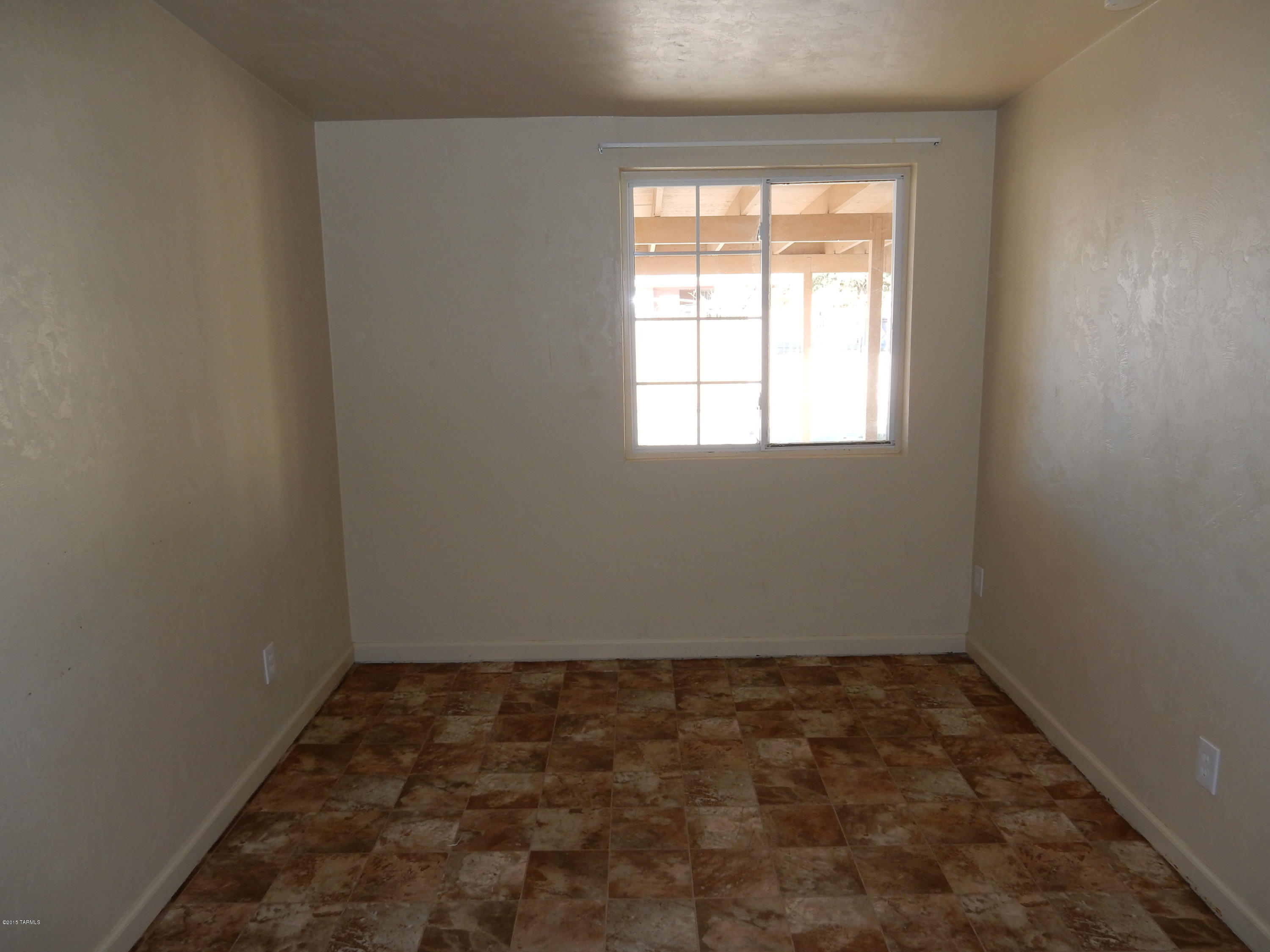1136 E Garden Loop
