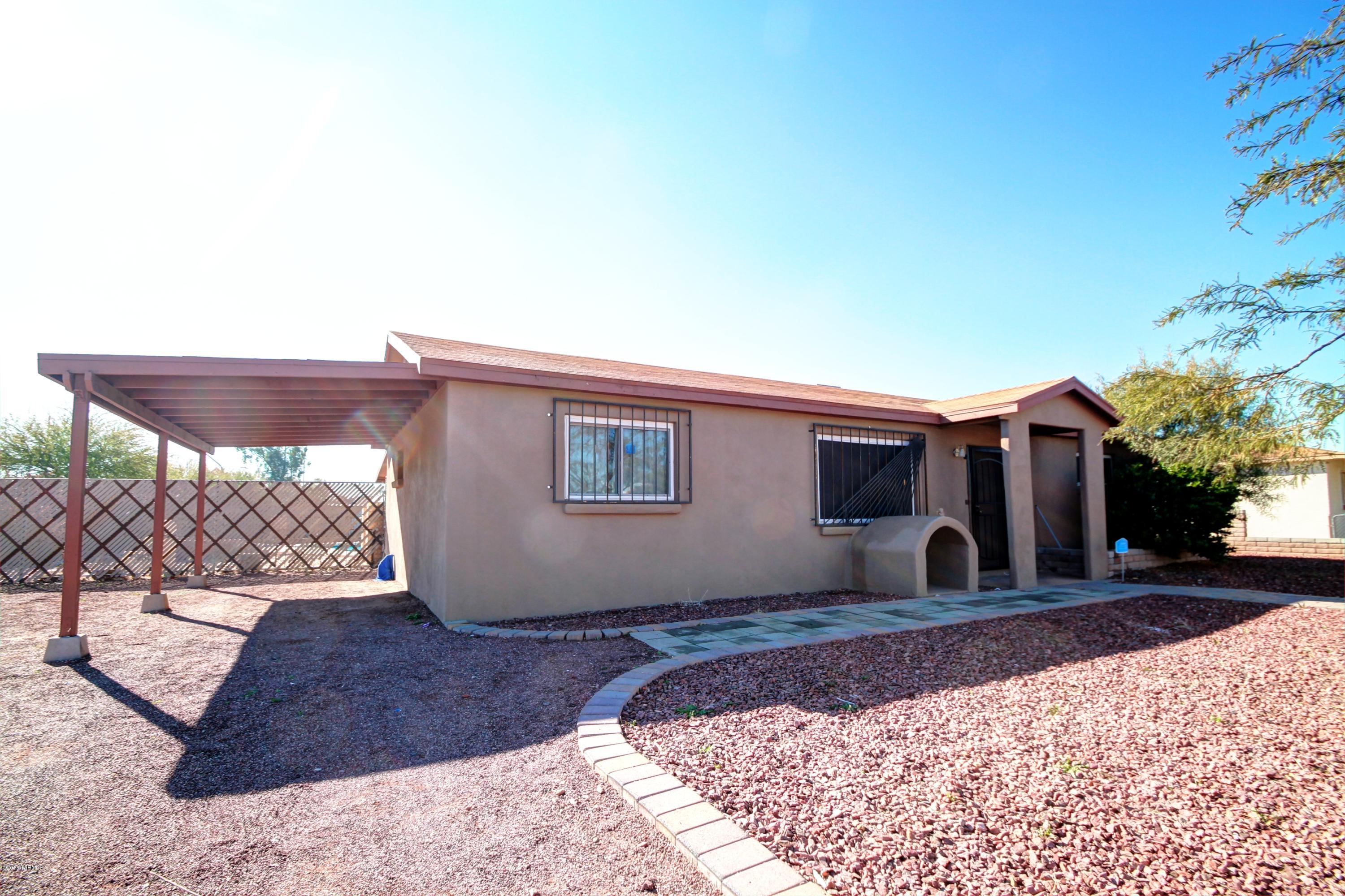 601 W Calle Antonia