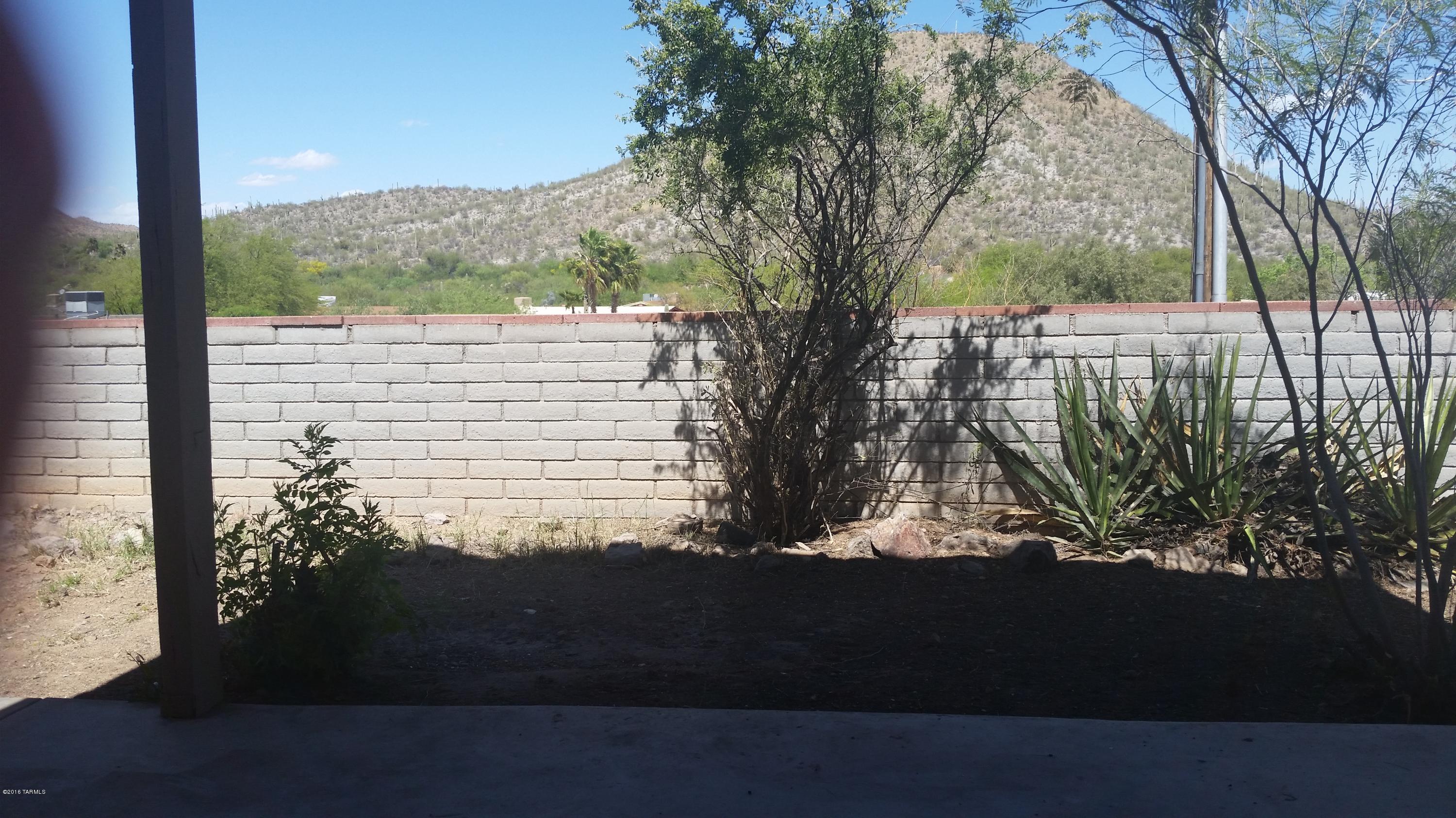 2890 W Desert Crest Drive