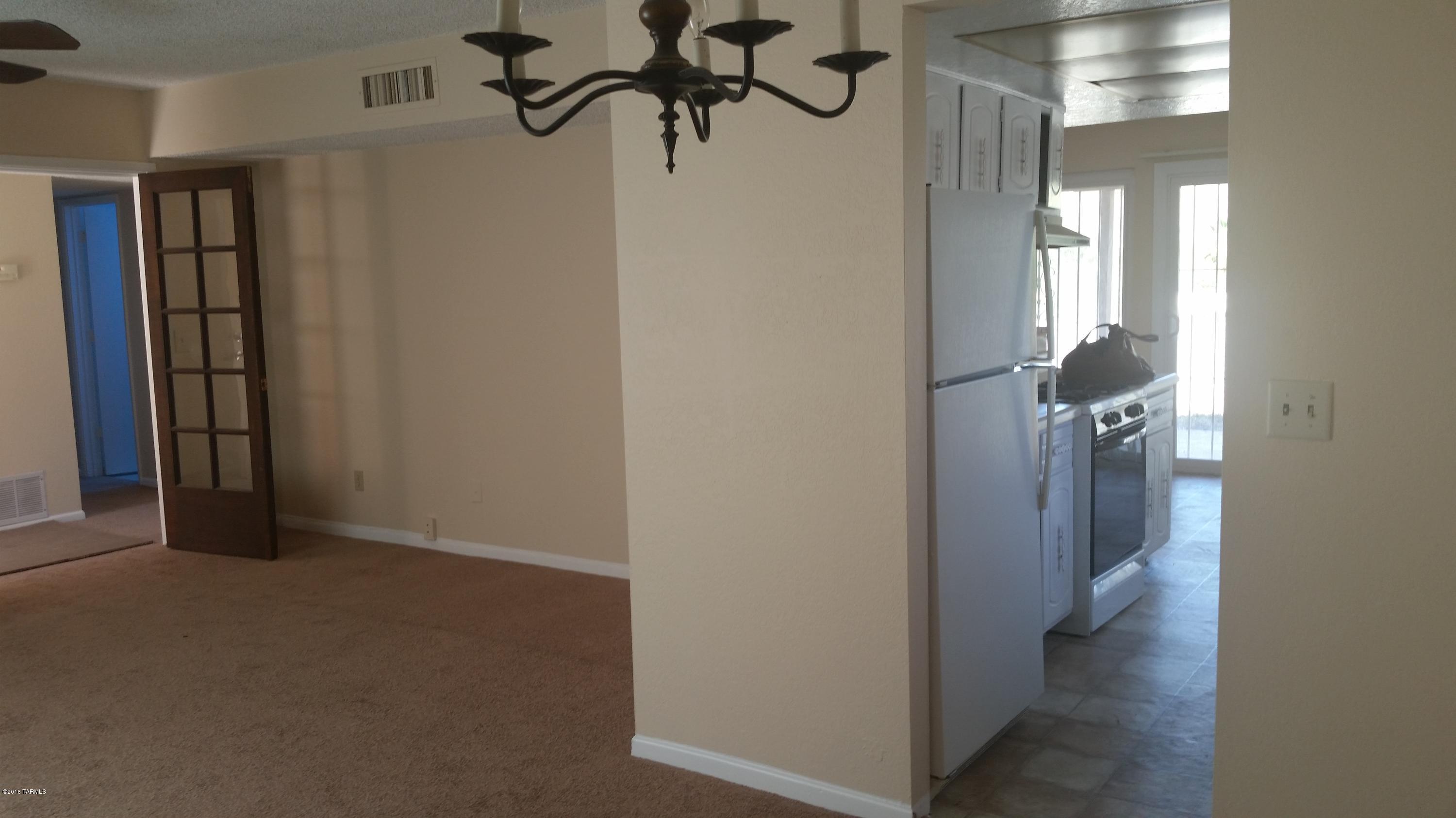 2890 W Desert Crest Drive