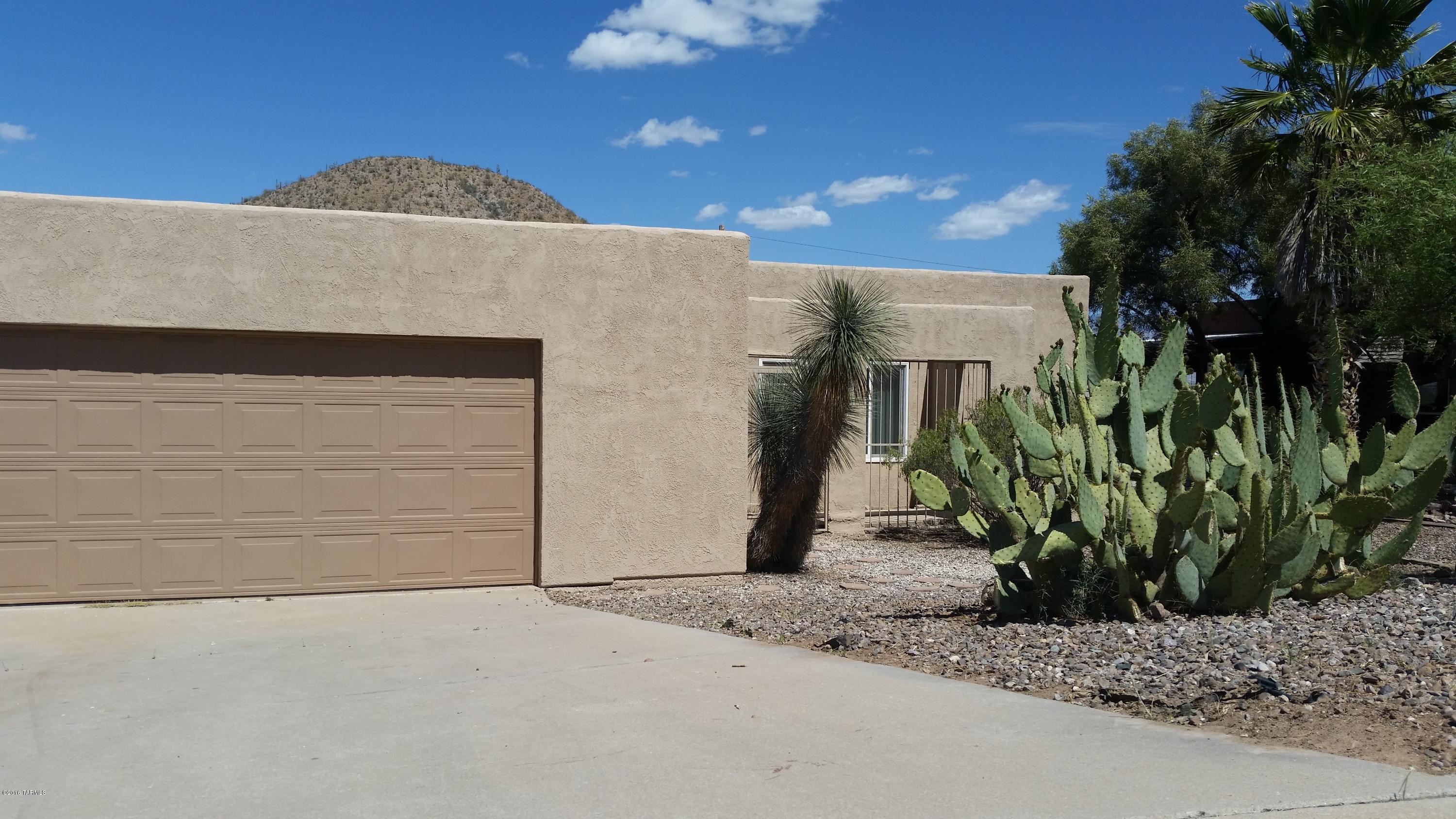 2890 W Desert Crest Drive
