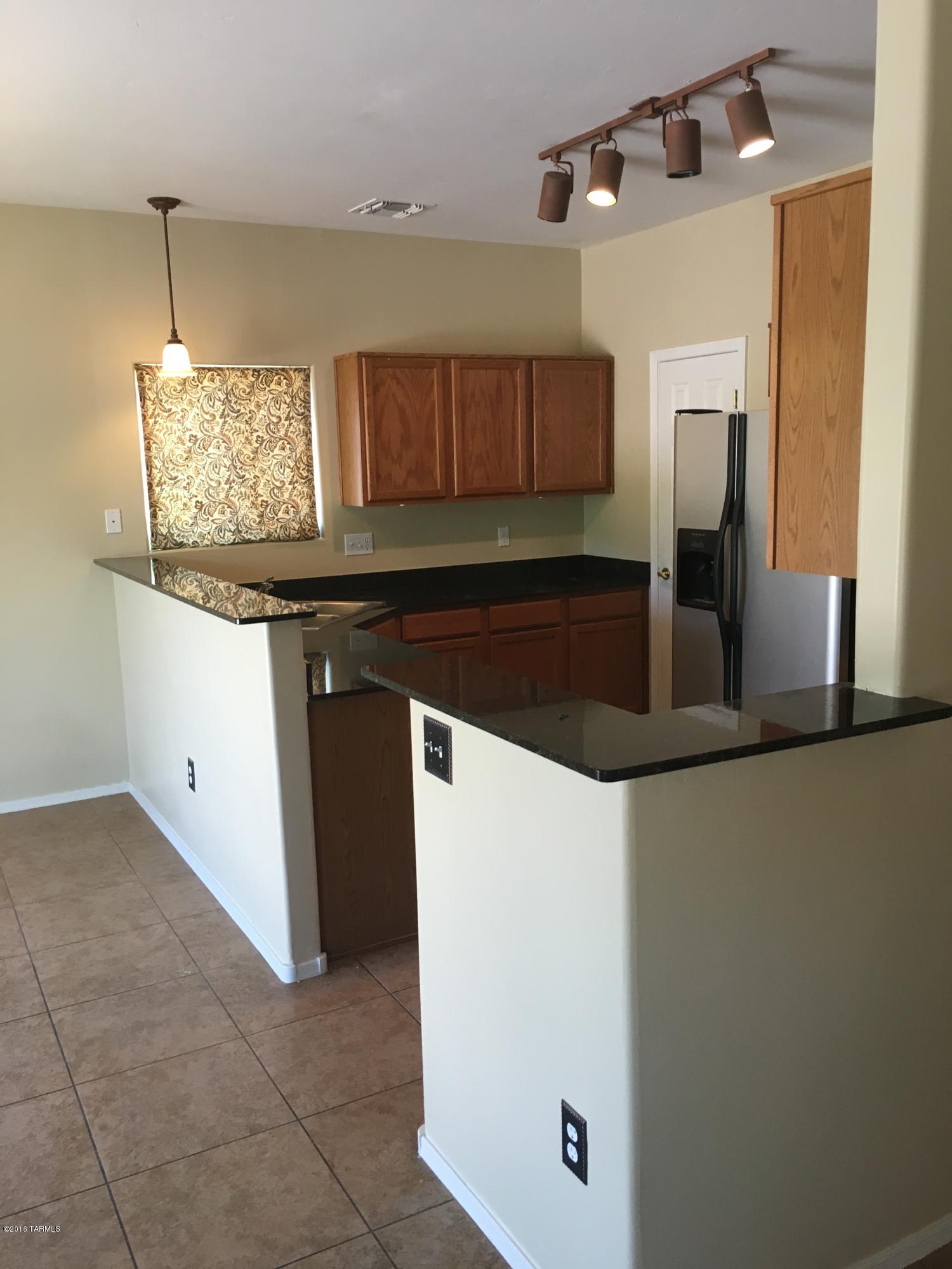 6521 S Giuliani Avenue