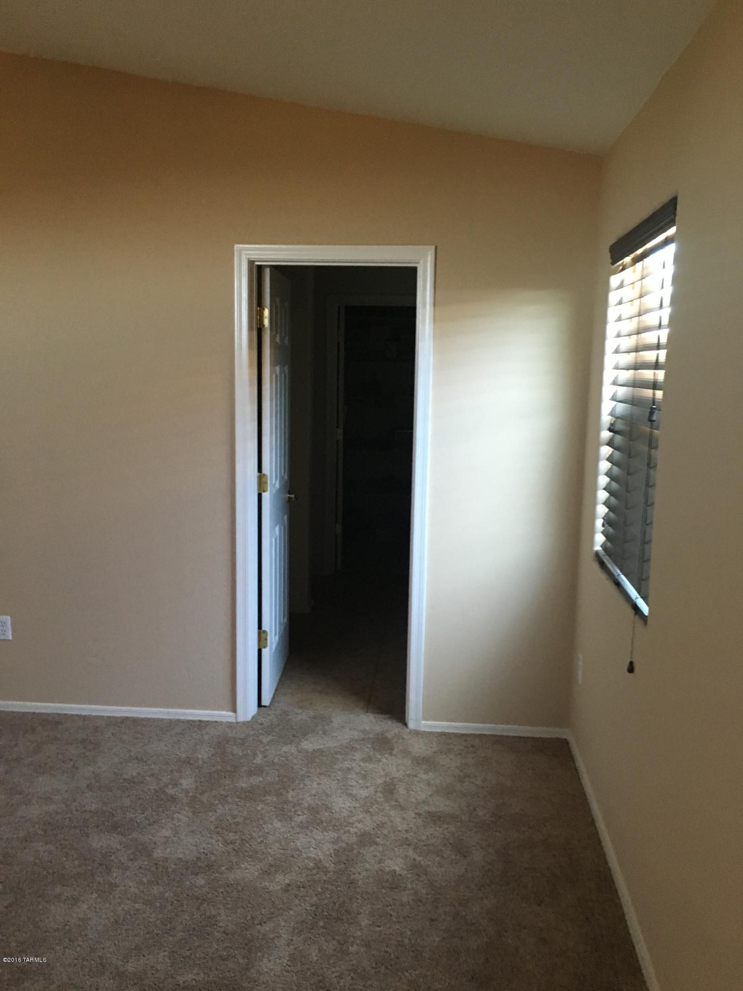 6521 S Giuliani Avenue