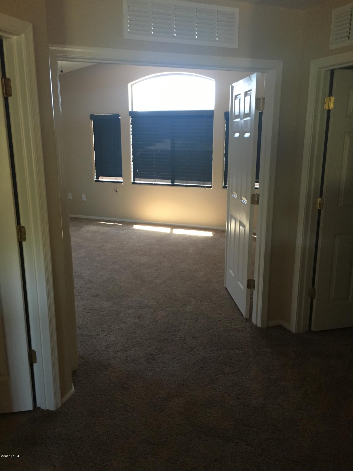 6521 S Giuliani Avenue