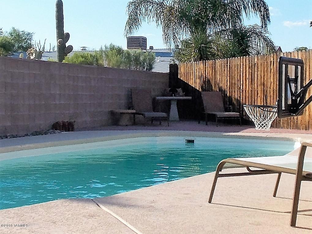 3820 W Sunny Hills Place