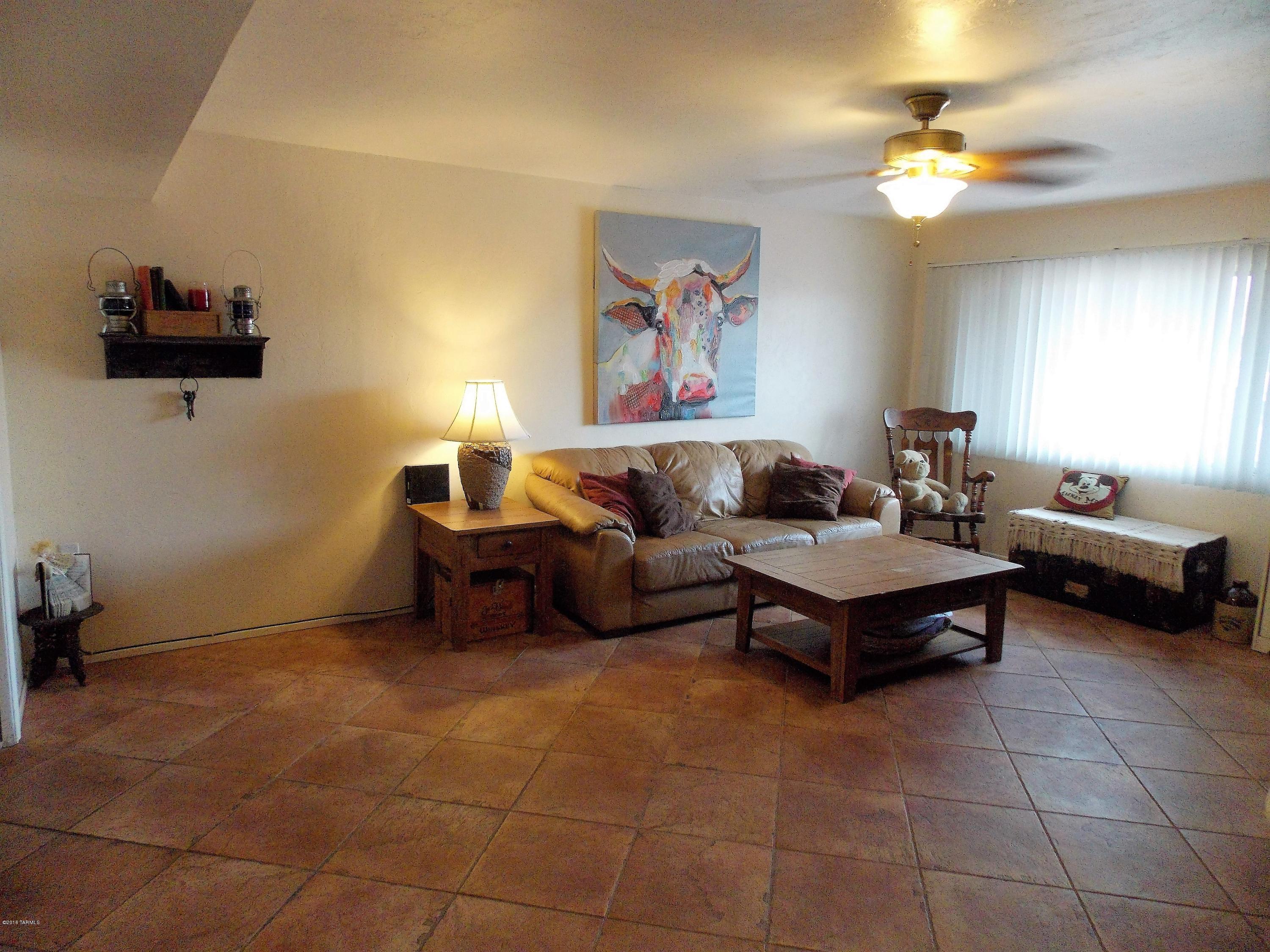3820 W Sunny Hills Place