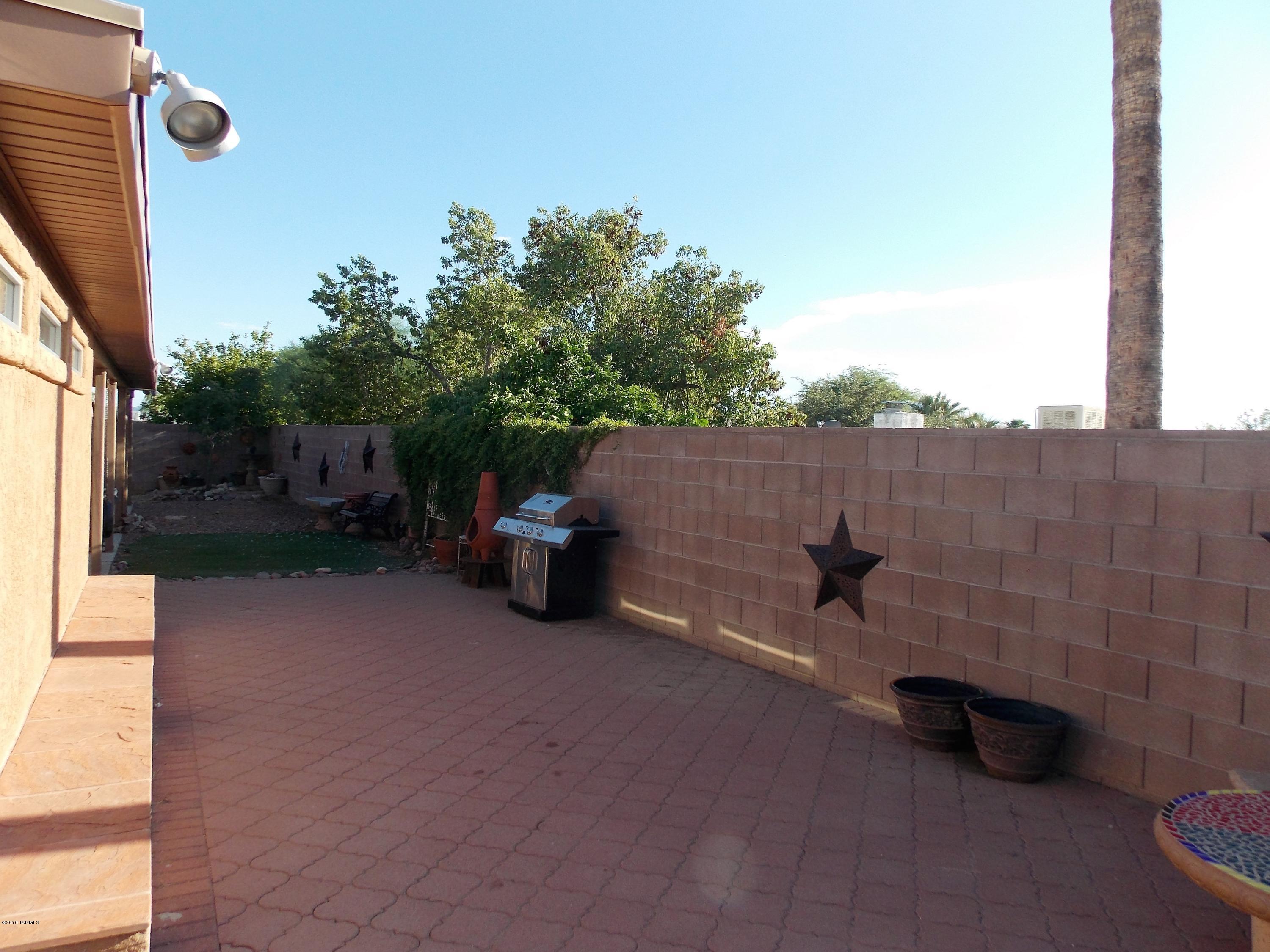 3820 W Sunny Hills Place