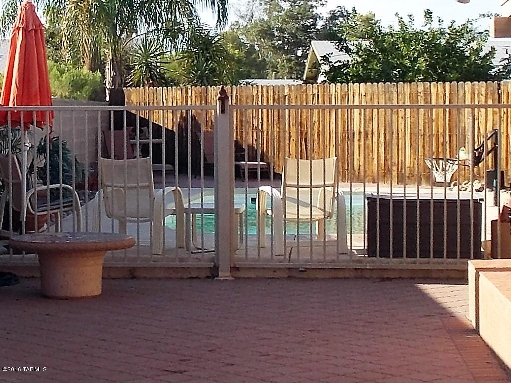 3820 W Sunny Hills Place