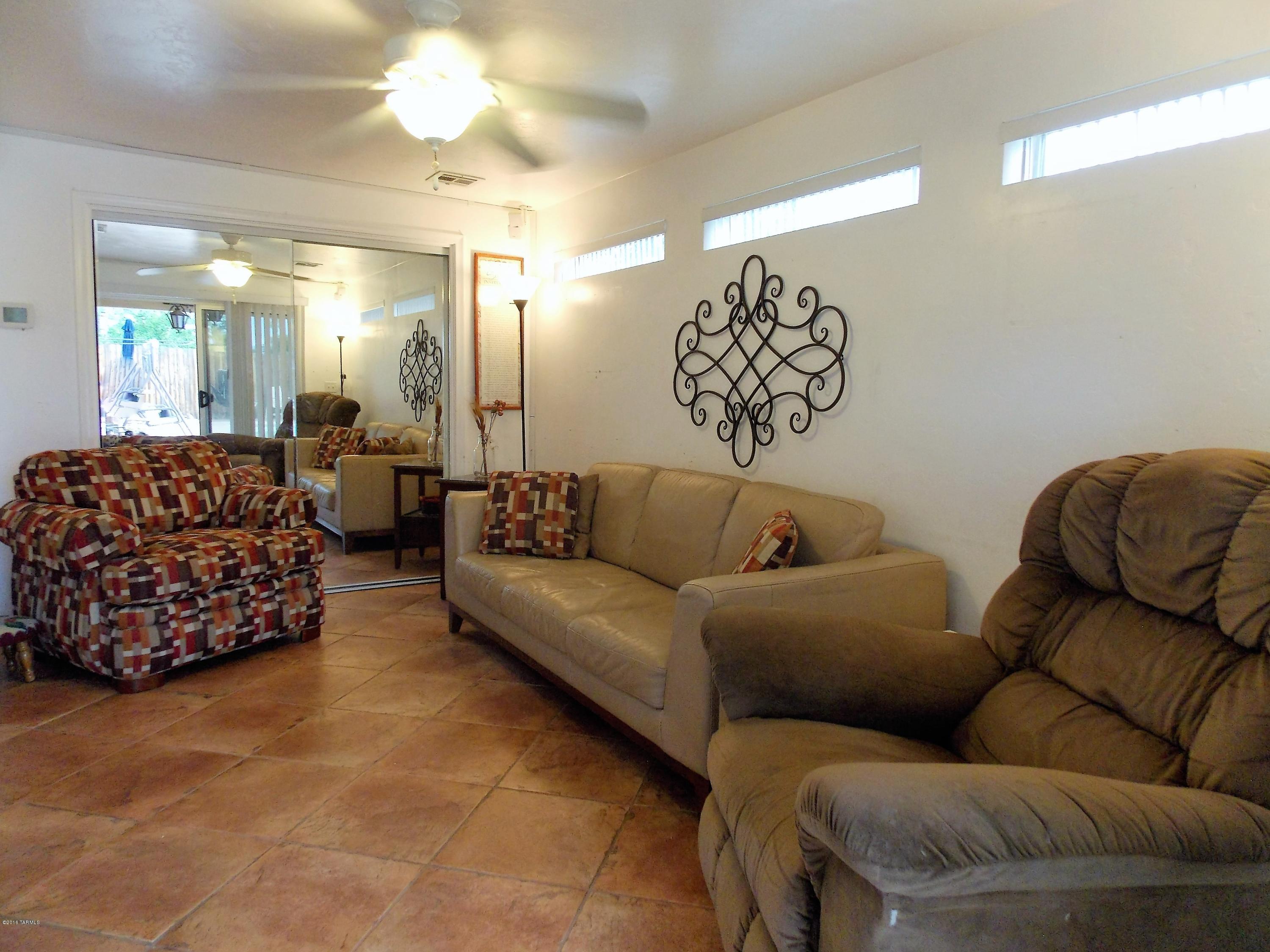 3820 W Sunny Hills Place