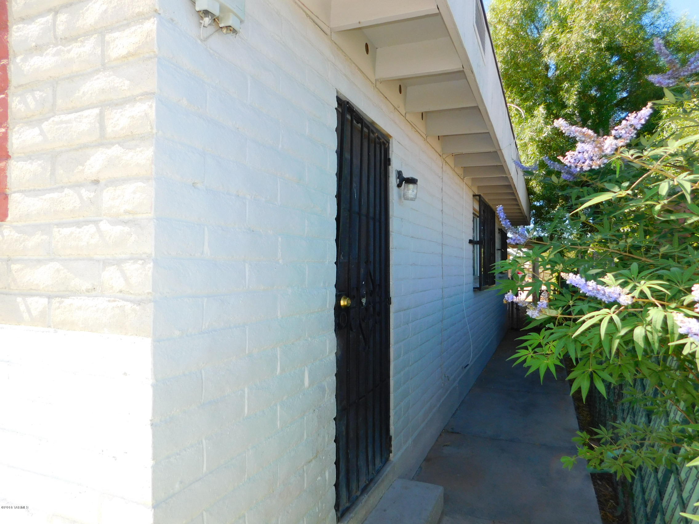309 E Aircraft Road