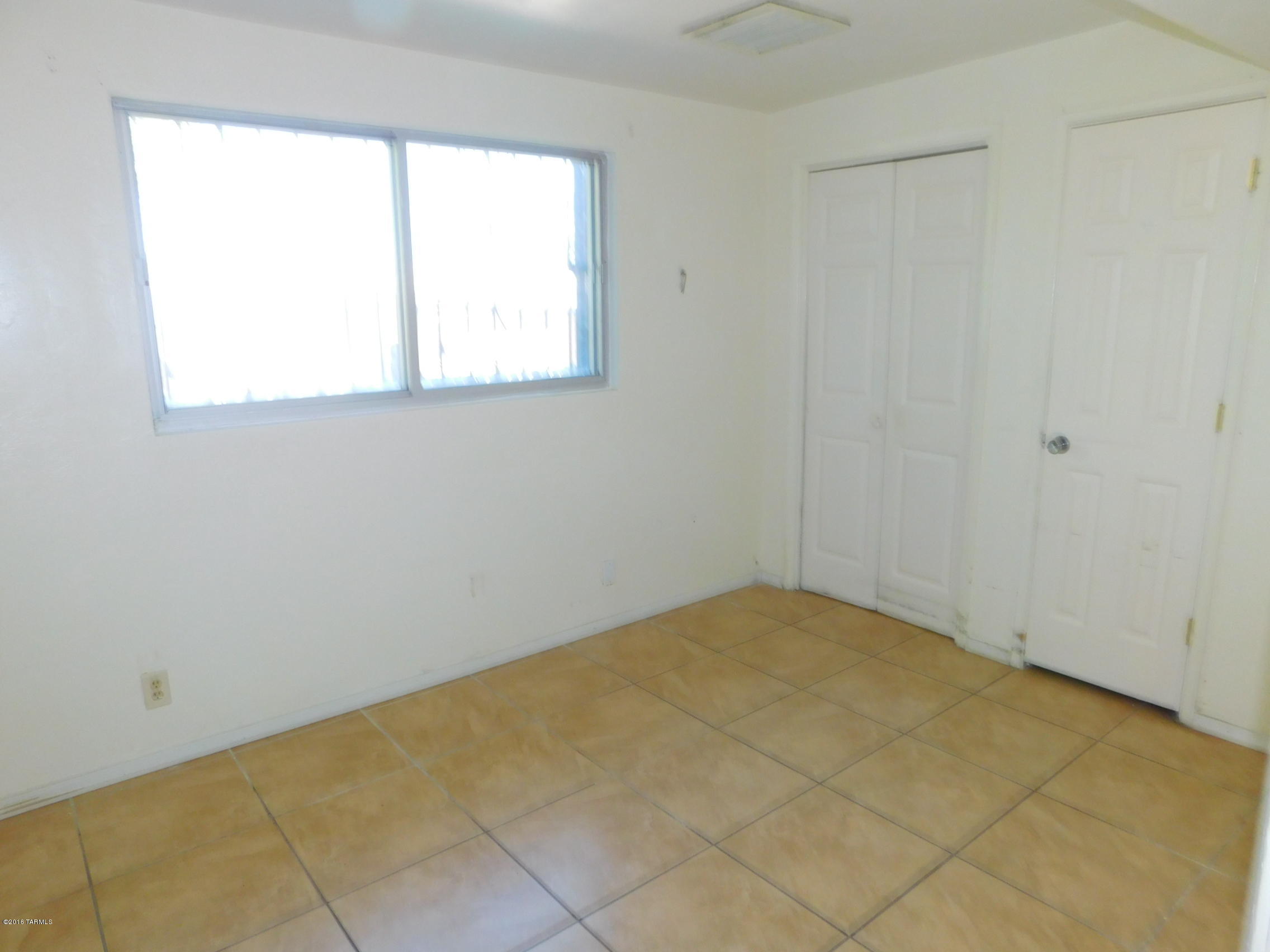 309 E Aircraft Road