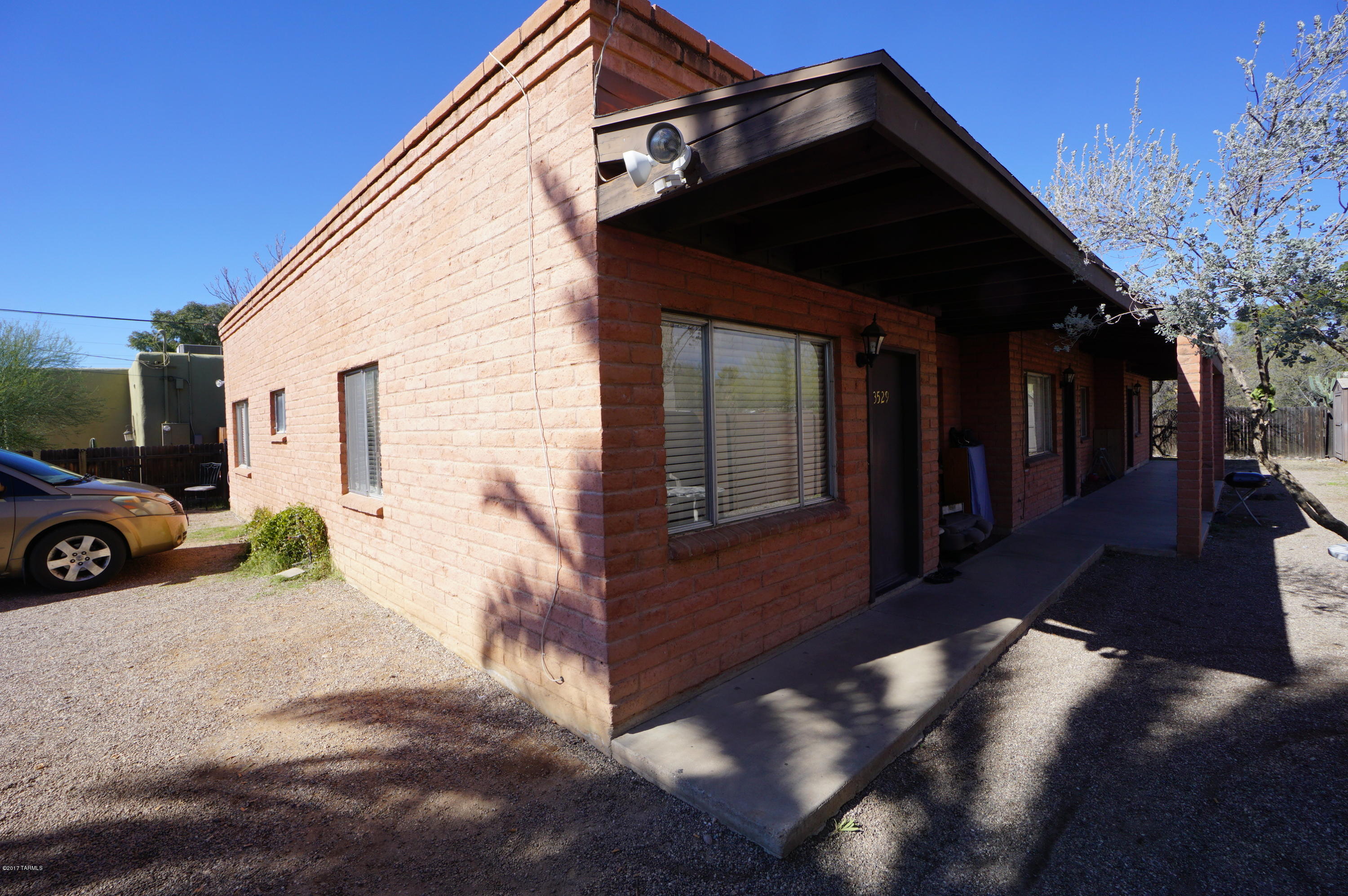 3531 E Willard Street