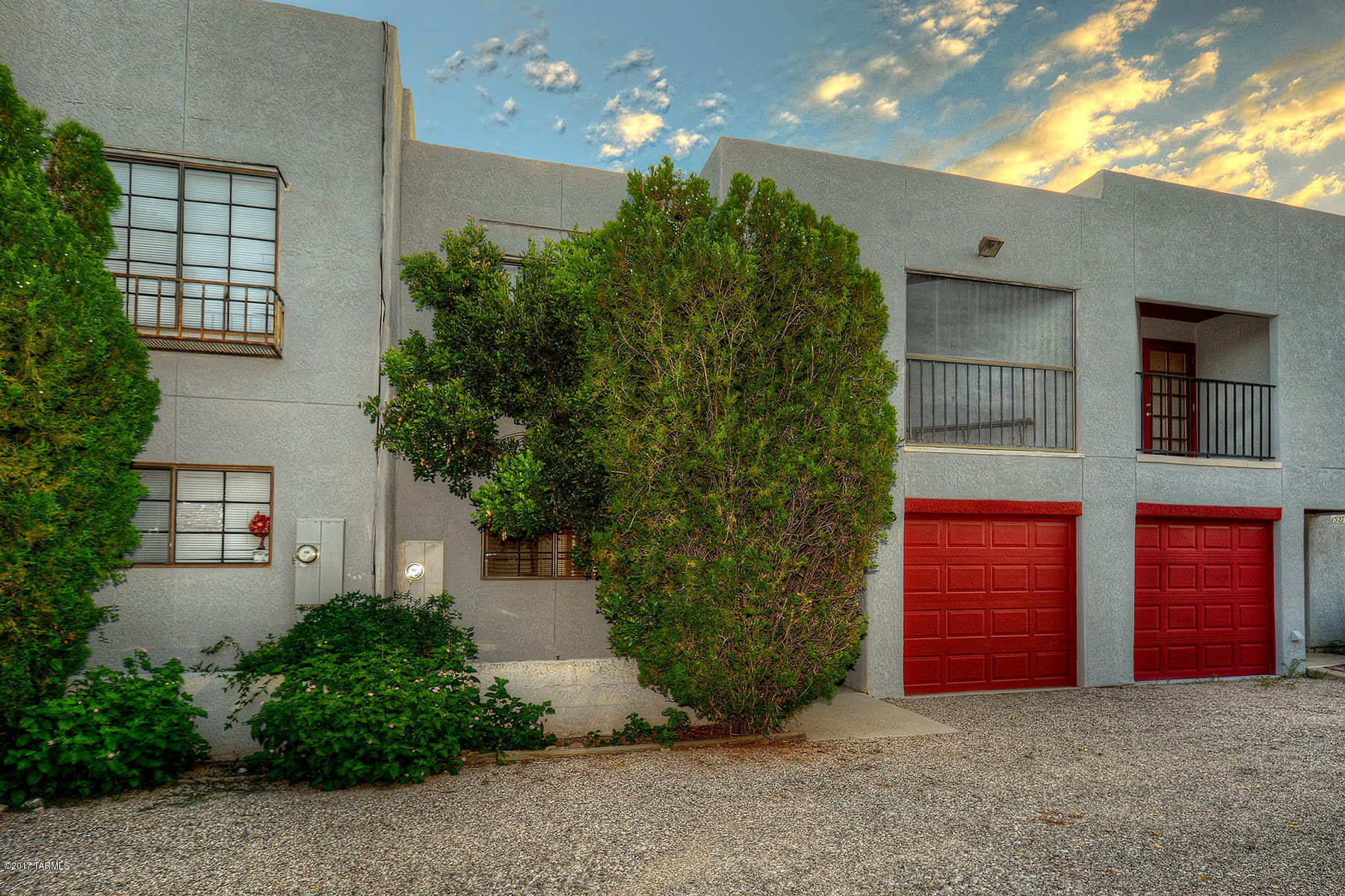 1525 N Bryant Avenue