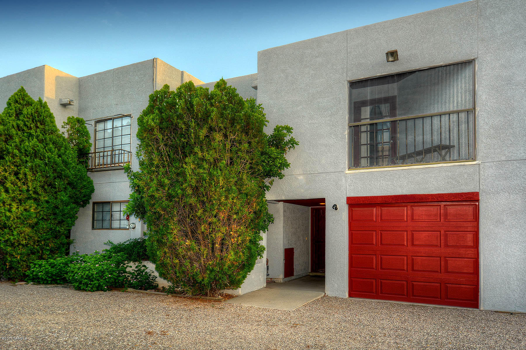1525 N Bryant Avenue