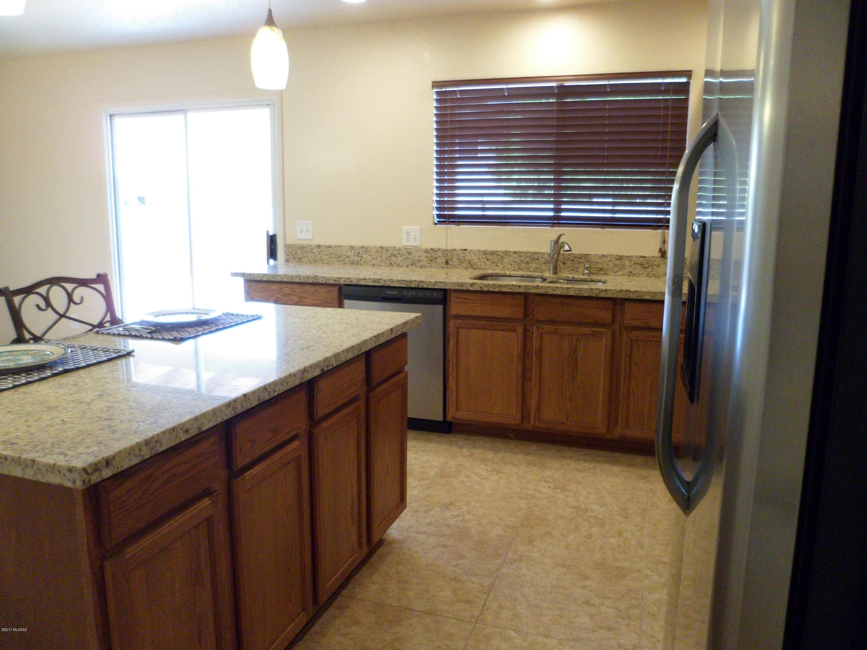 1583 E Los Cabos Place