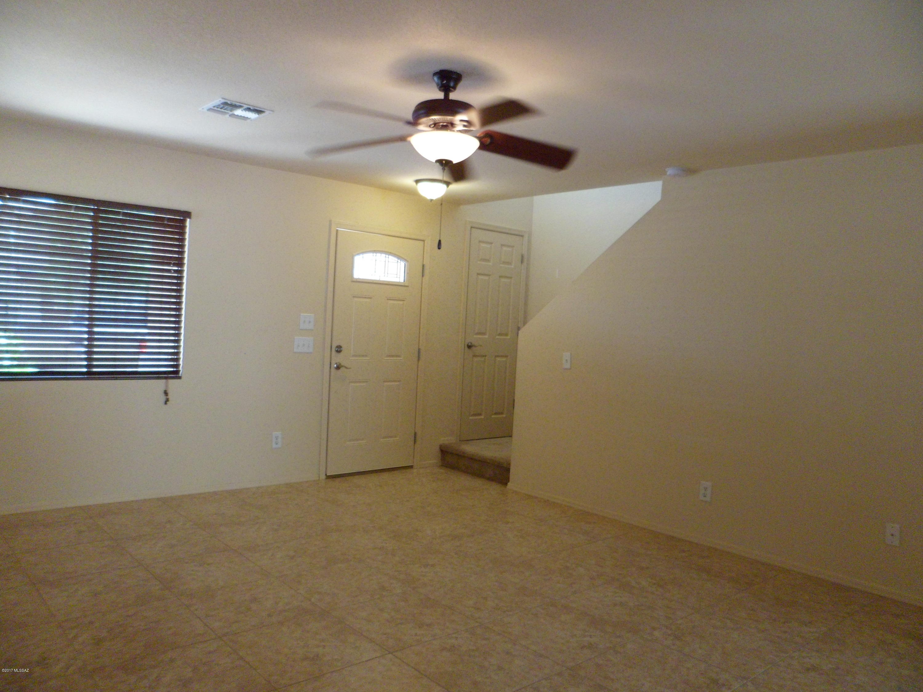 1583 E Los Cabos Place