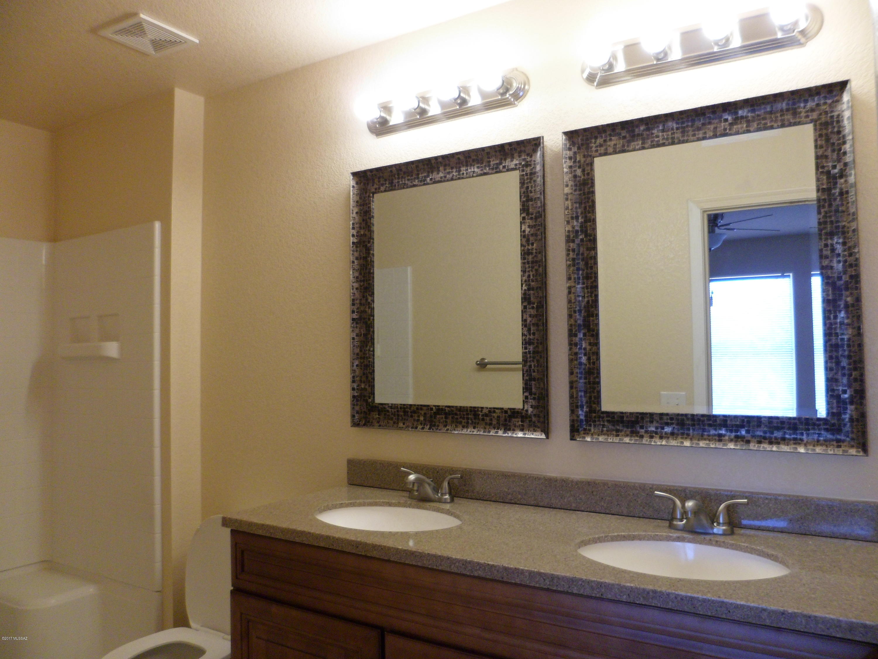 1583 E Los Cabos Place