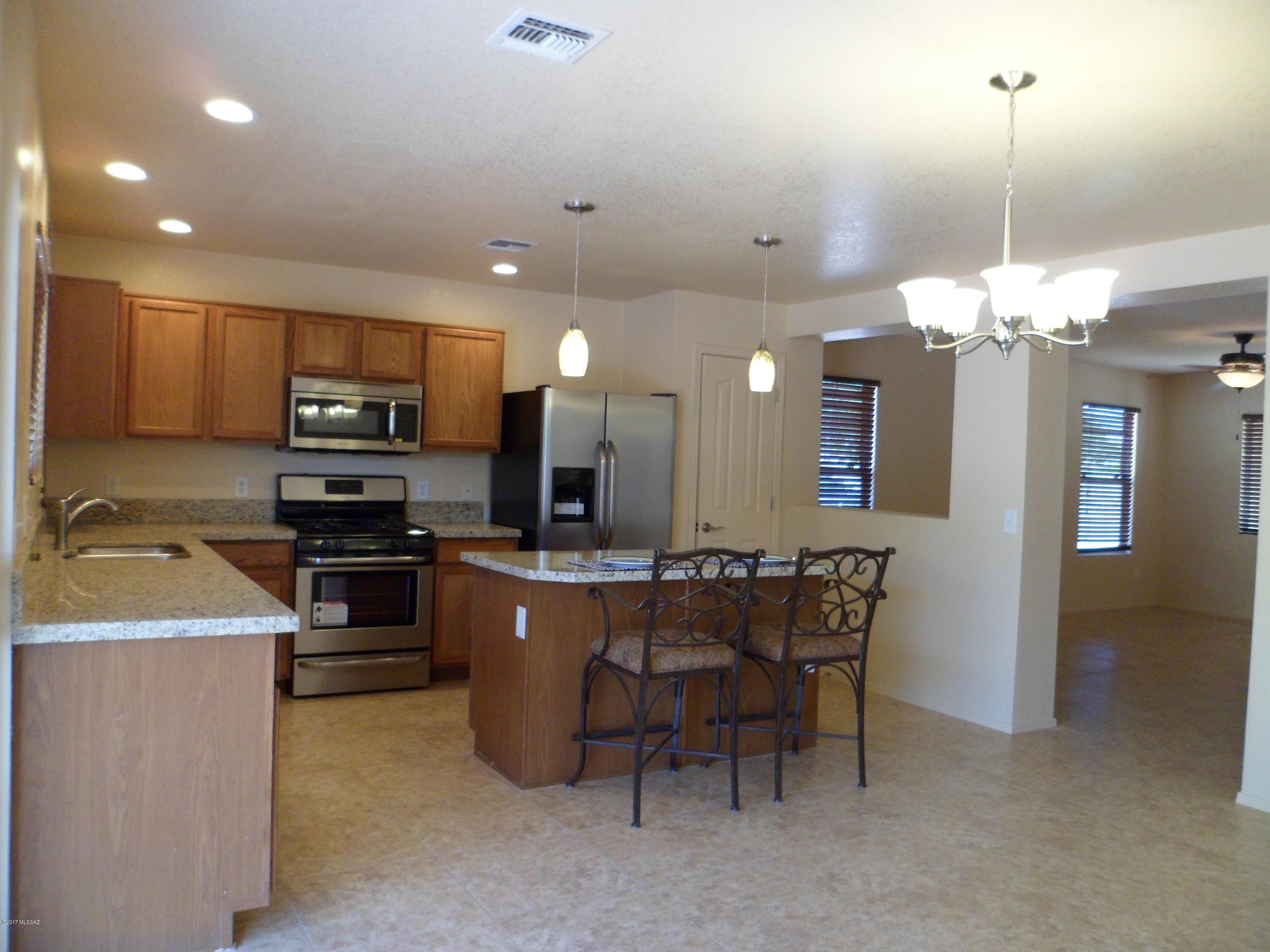 1583 E Los Cabos Place