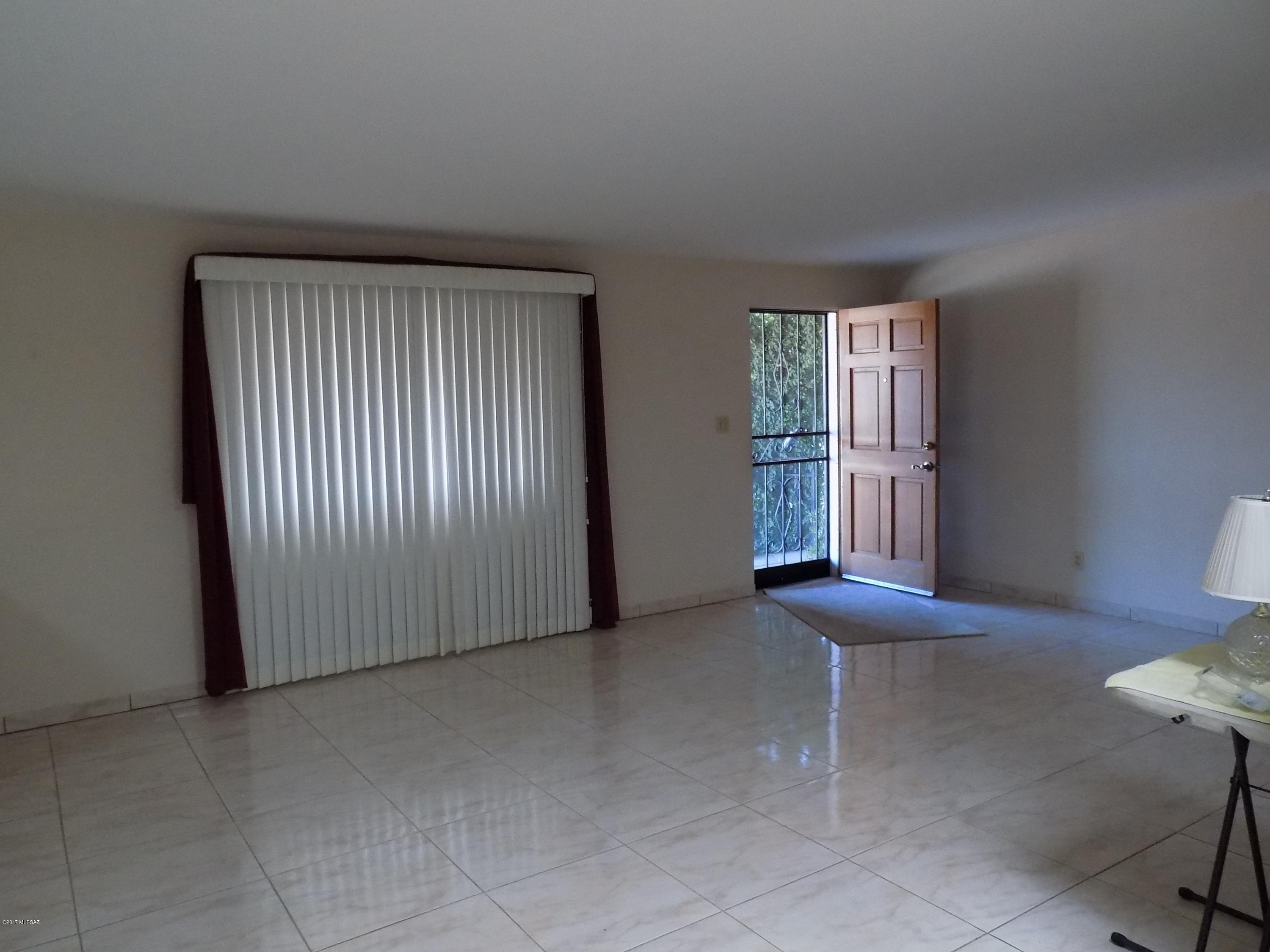 6825 E Calle Marte