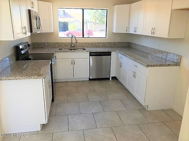 3437 W Avenida Del Pueblo