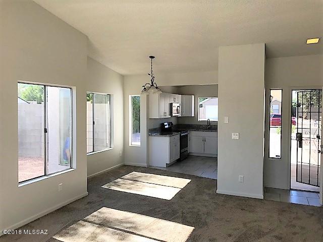 3437 W Avenida Del Pueblo