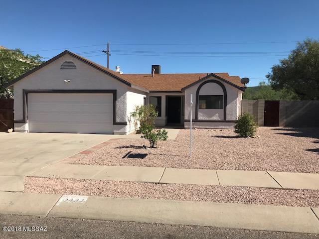 3437 W Avenida Del Pueblo