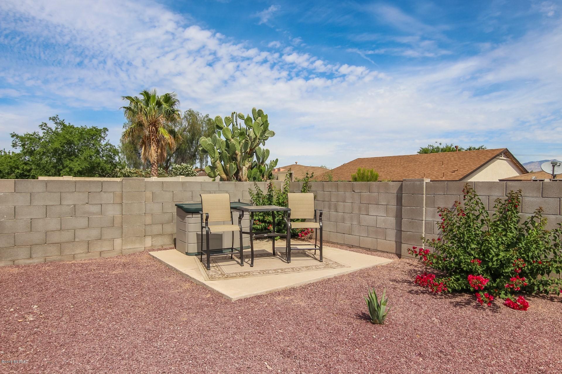 7883 E Rooner Drive