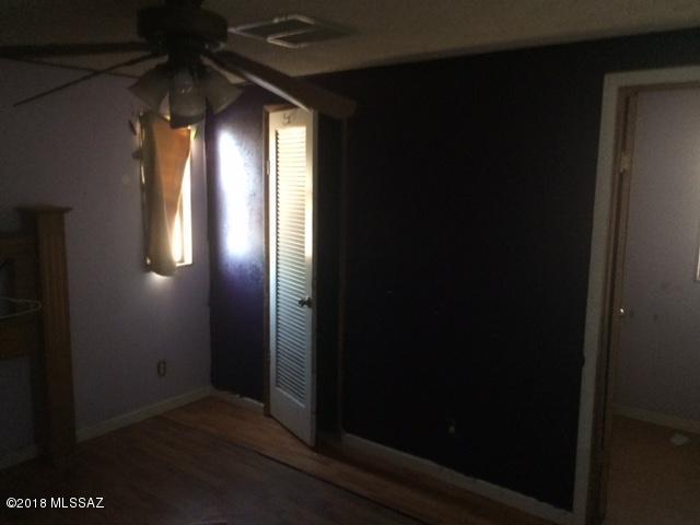 4722 N Brookline Court Unit: 17