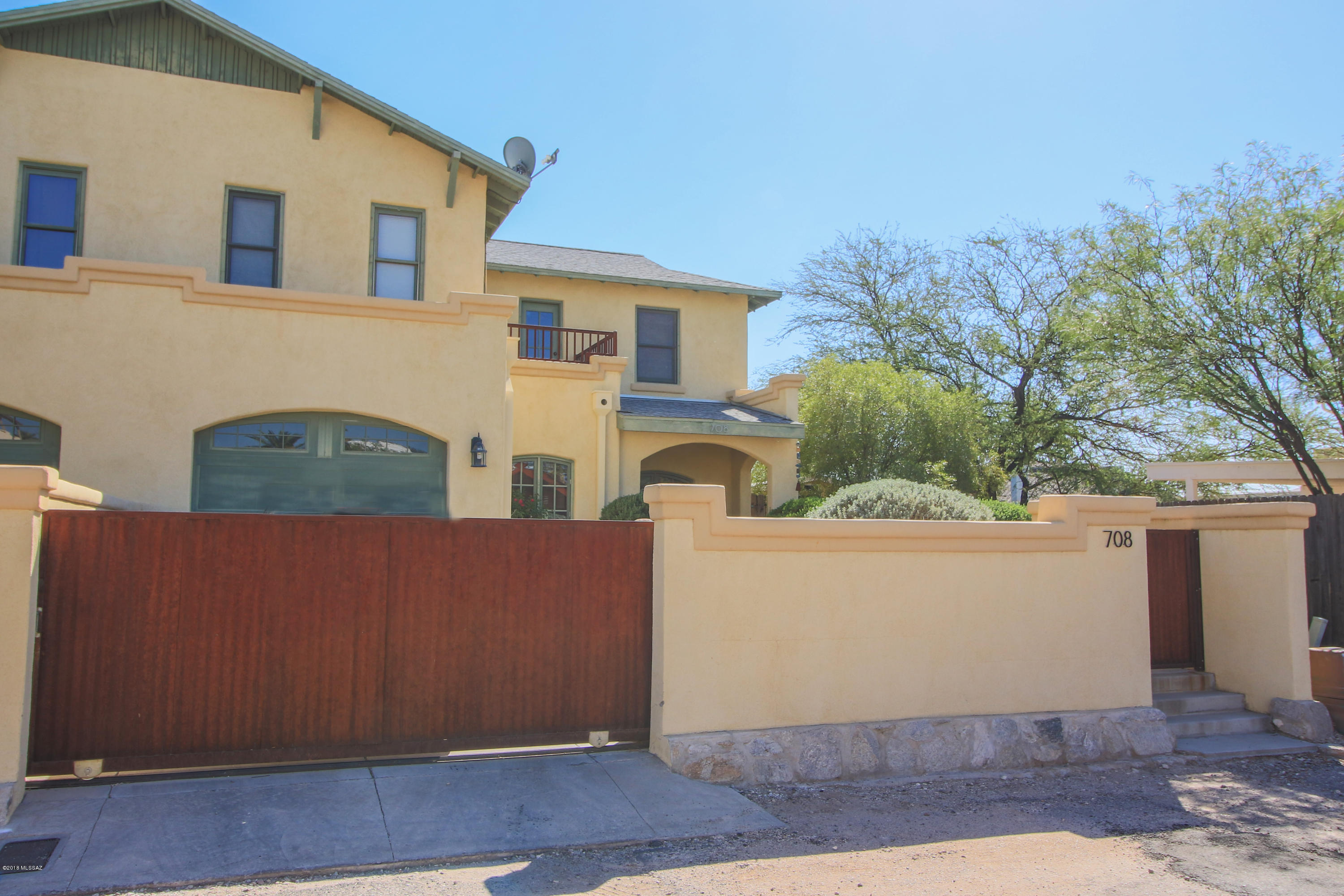 708 N Arizona Avenue