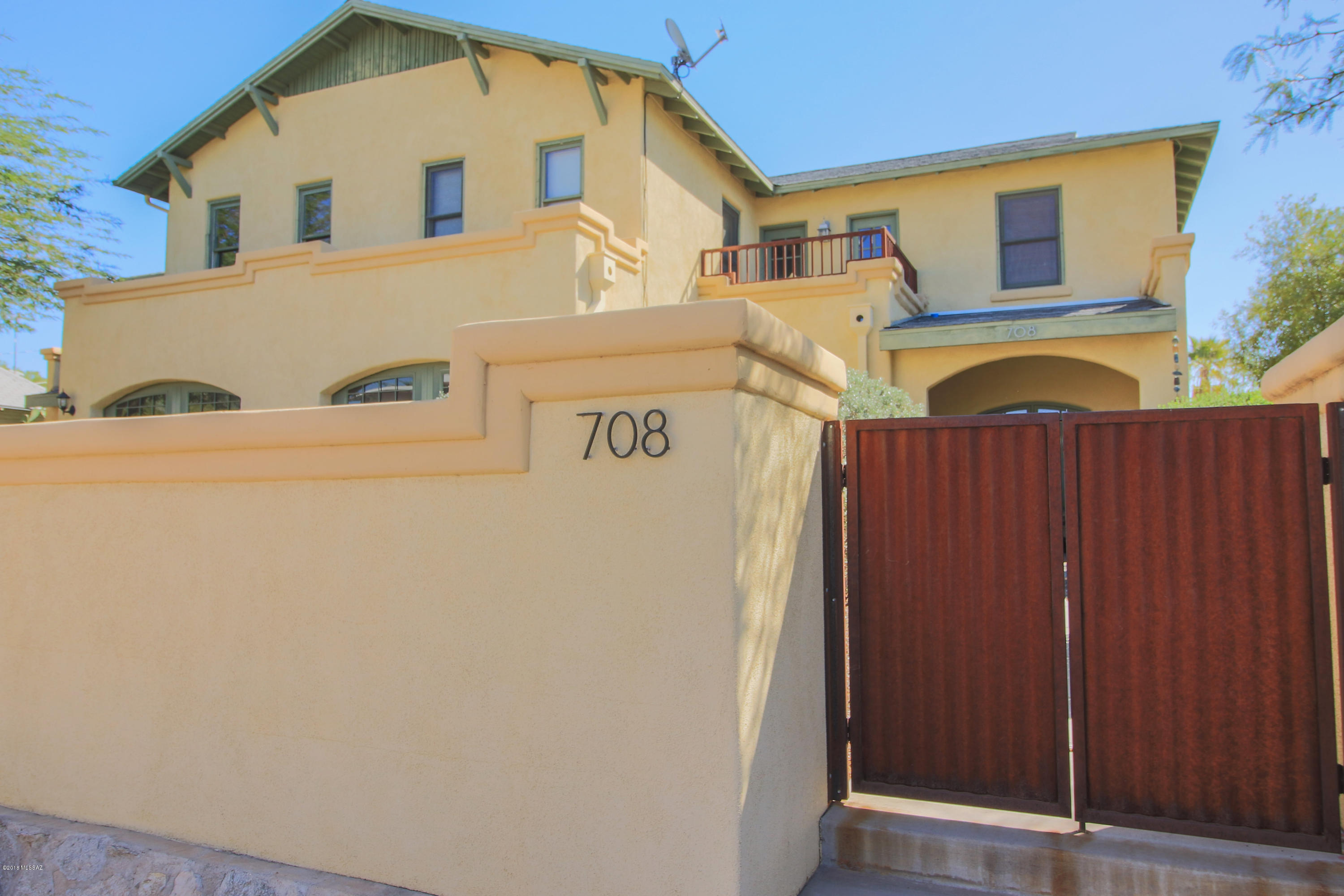 708 N Arizona Avenue