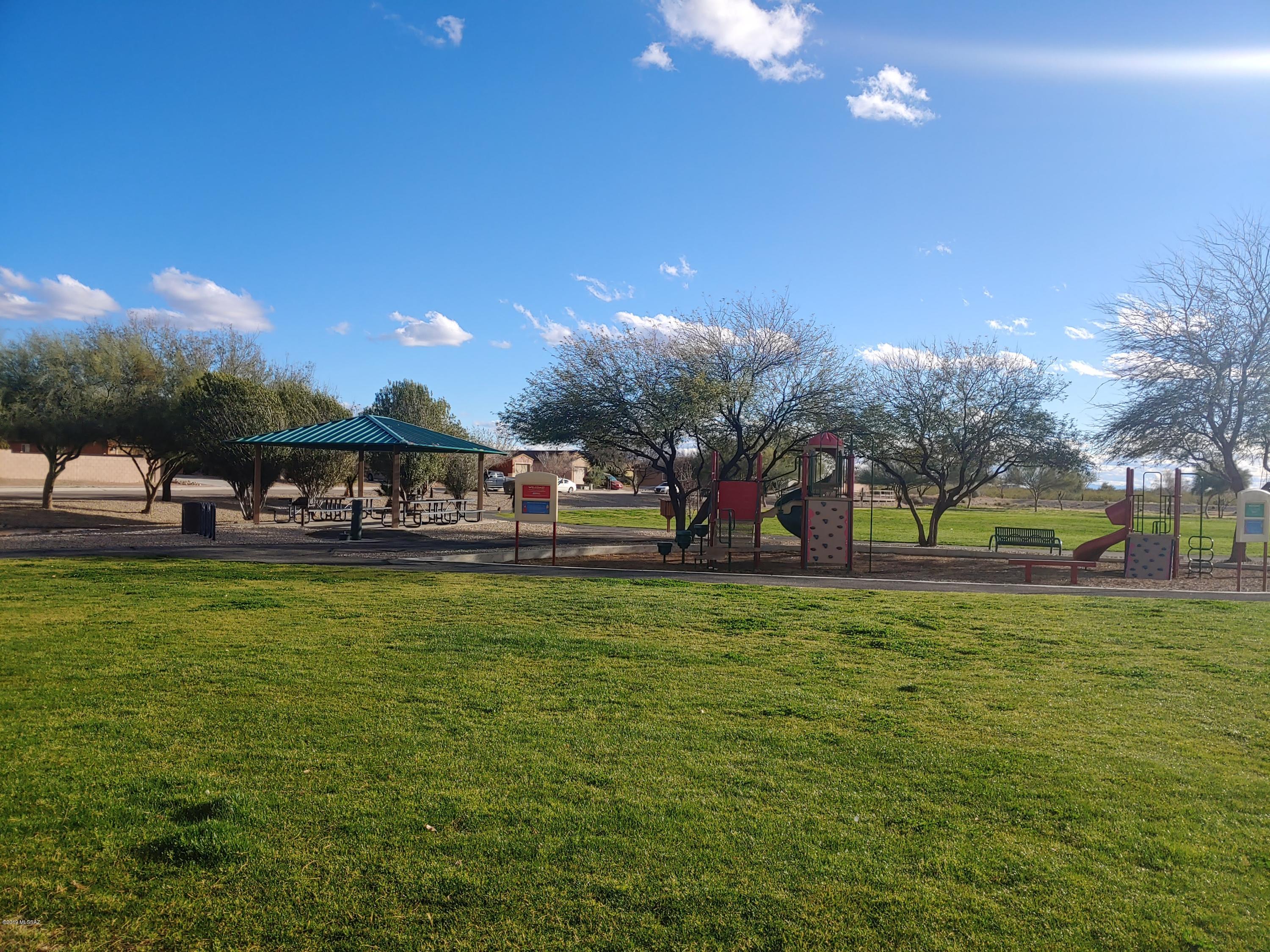 5147 E Kittentails Drive