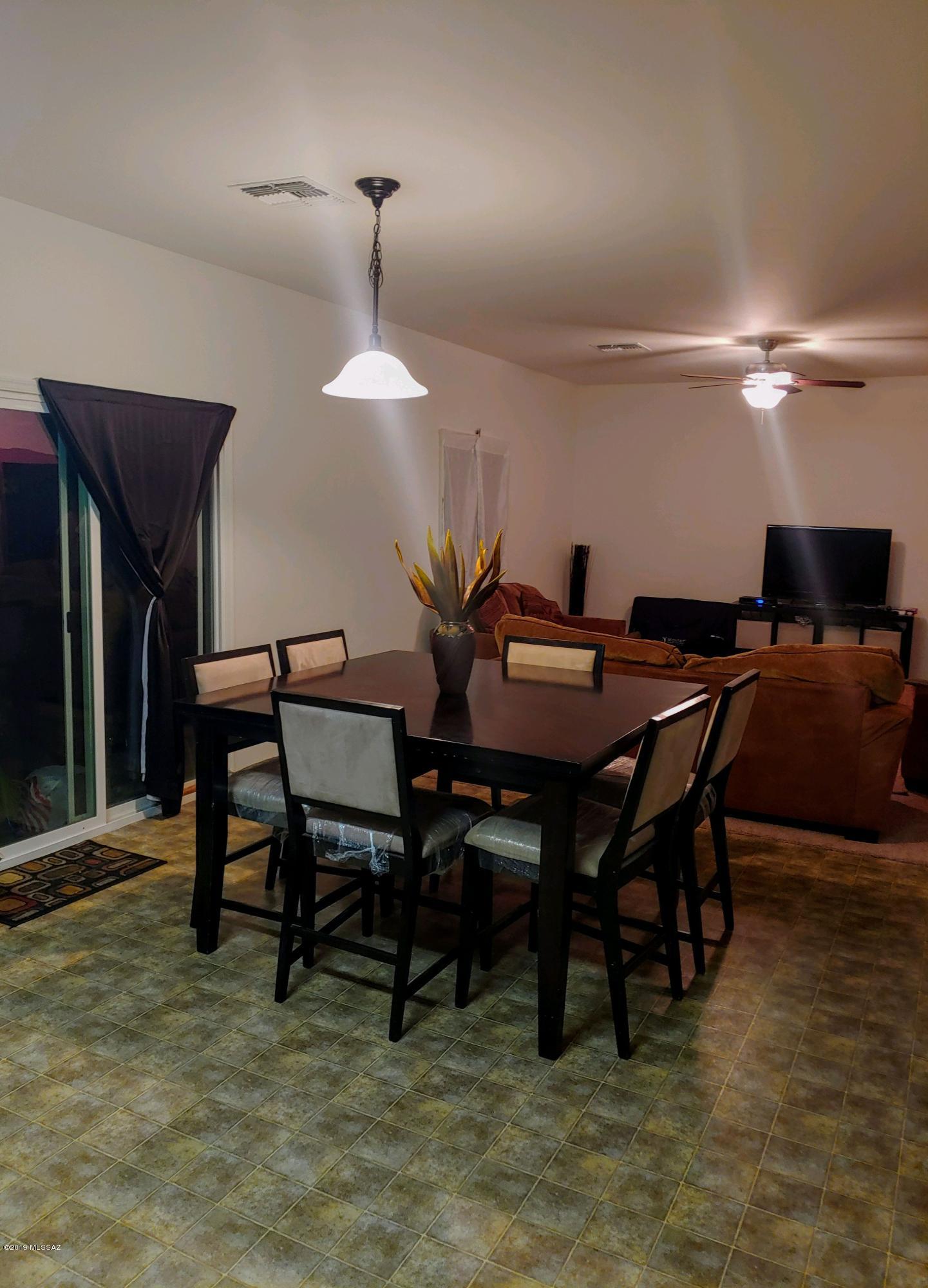 5147 E Kittentails Drive
