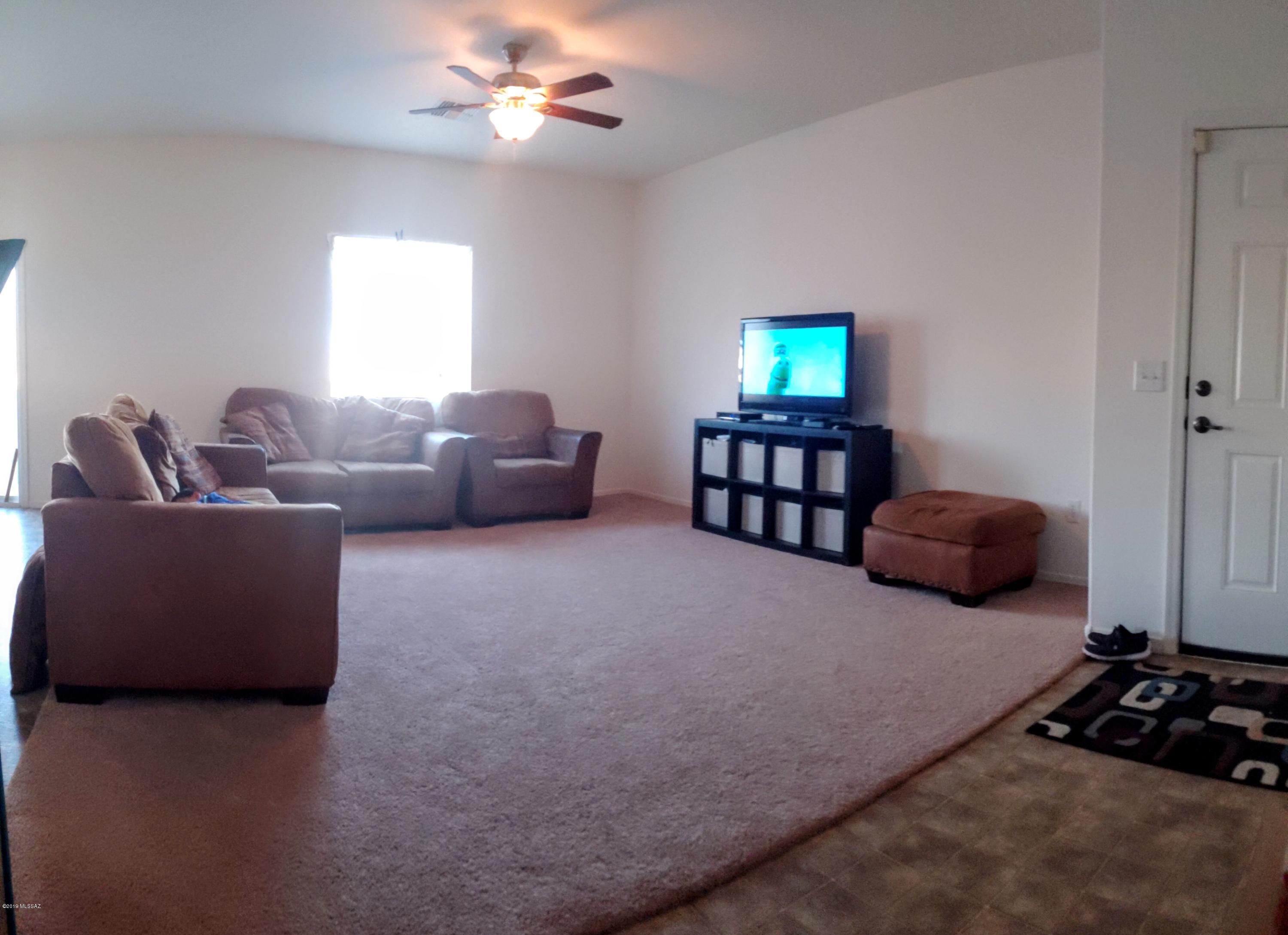 5147 E Kittentails Drive