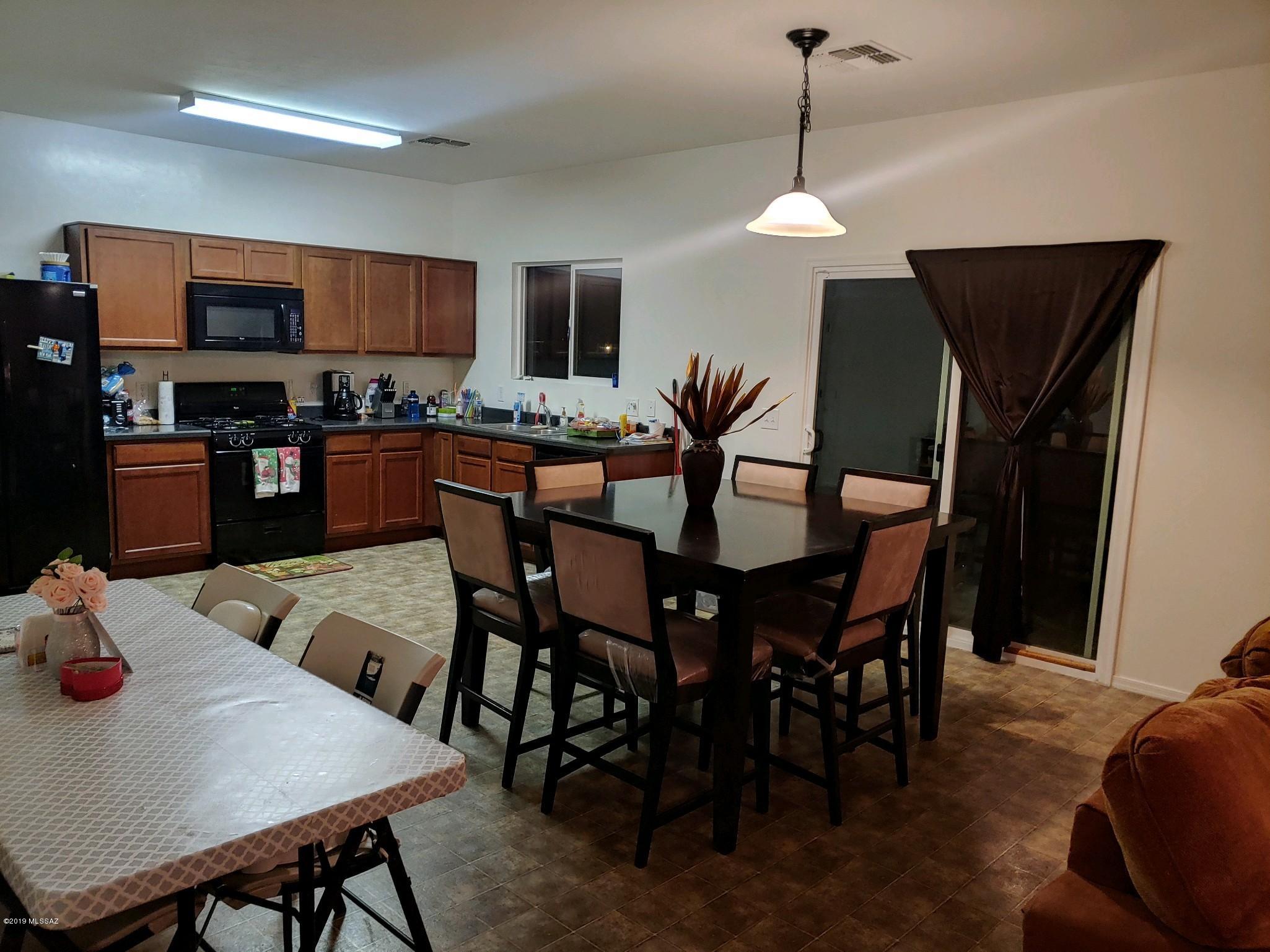 5147 E Kittentails Drive