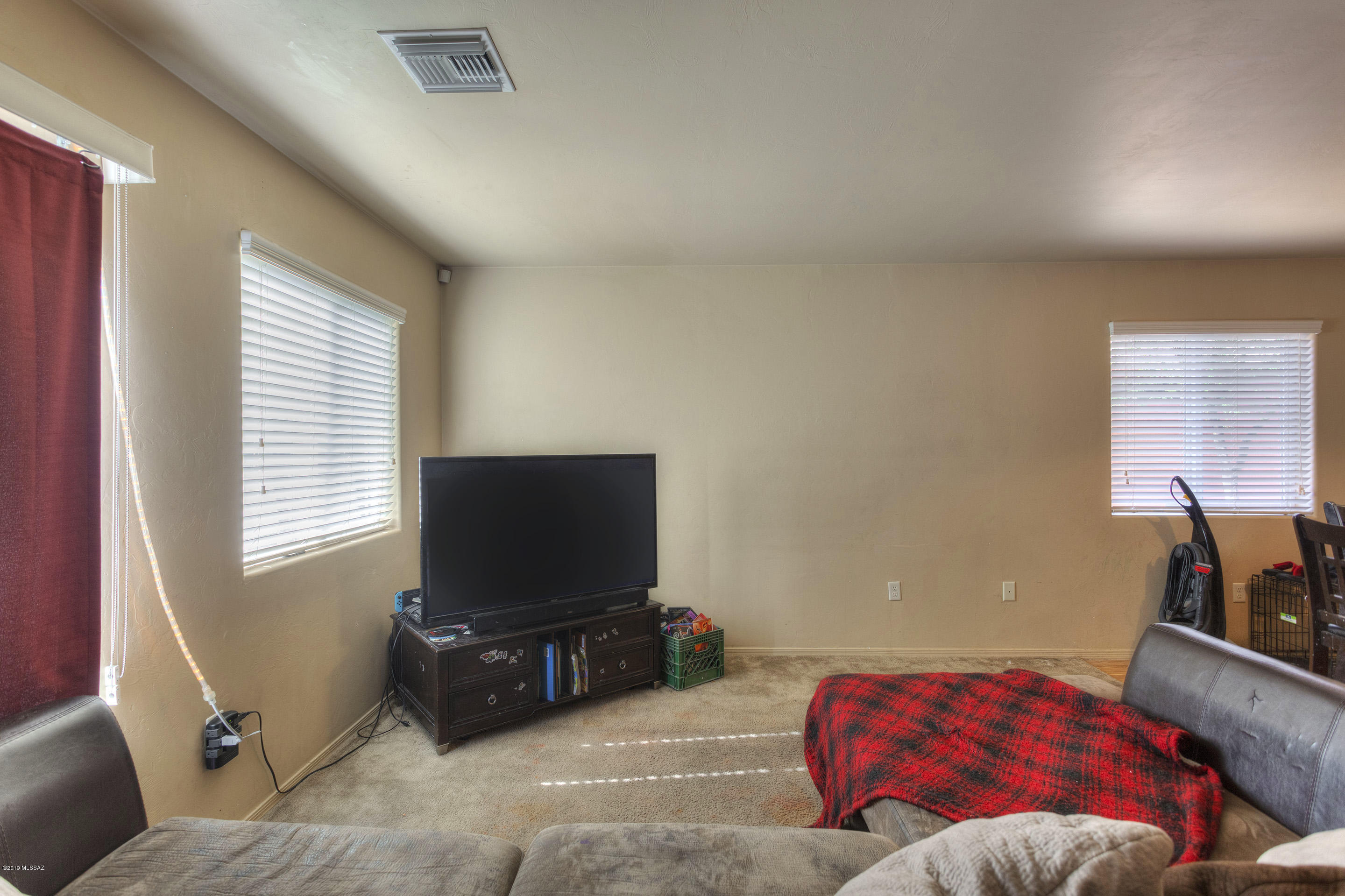 906 E Robert Hansen Drive