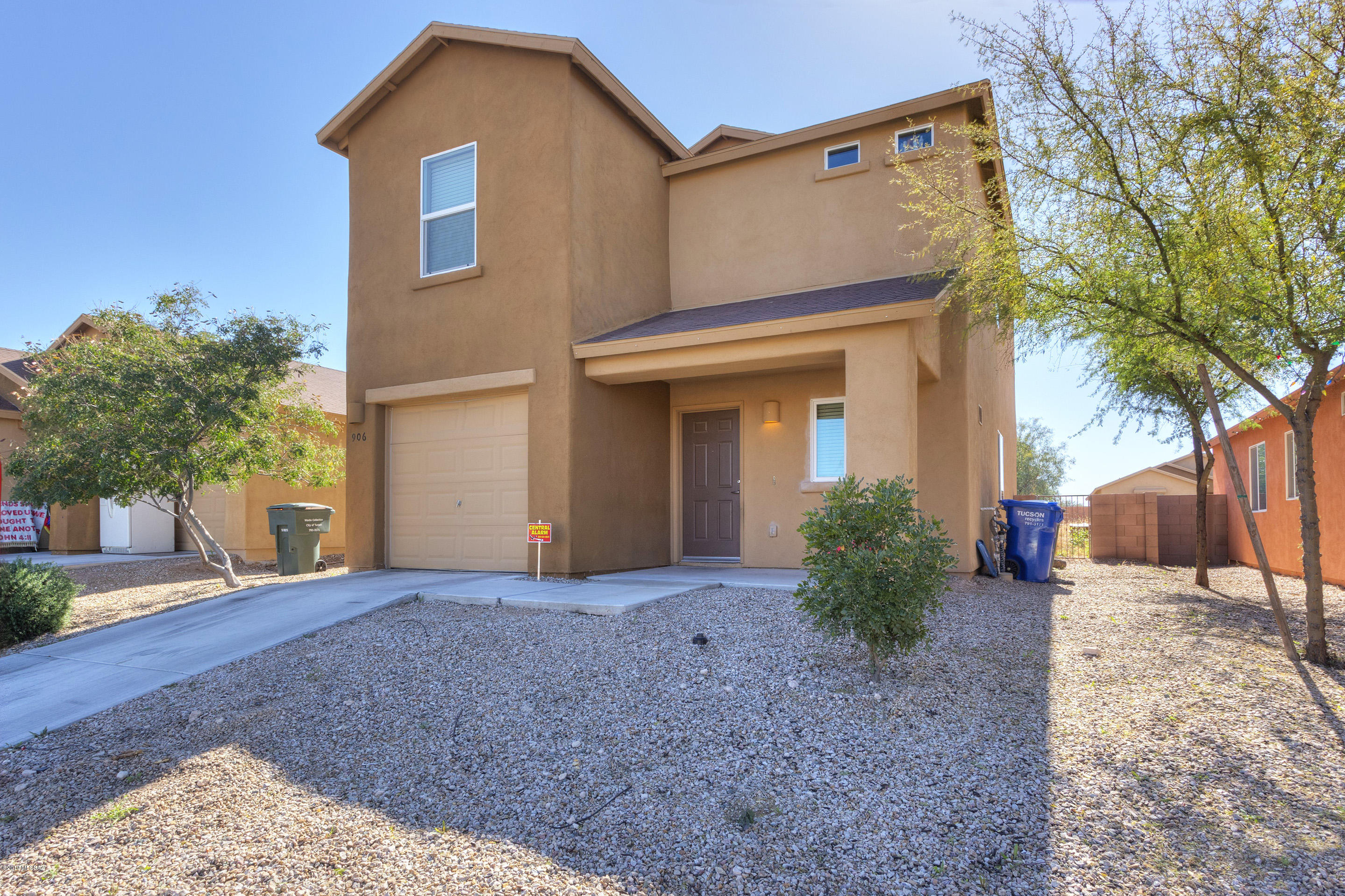 906 E Robert Hansen Drive