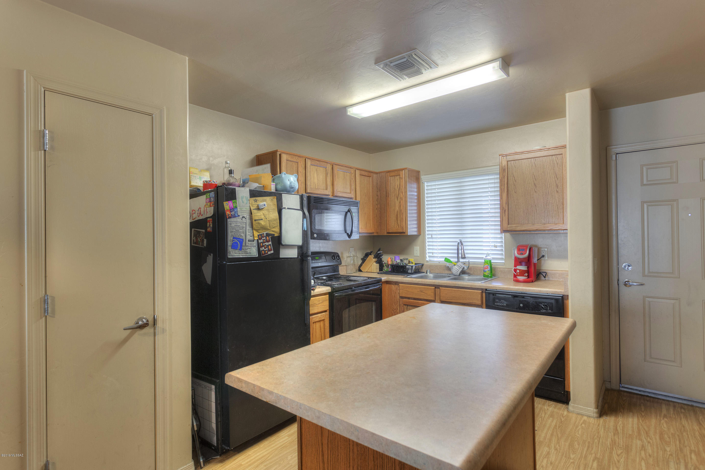 906 E Robert Hansen Drive