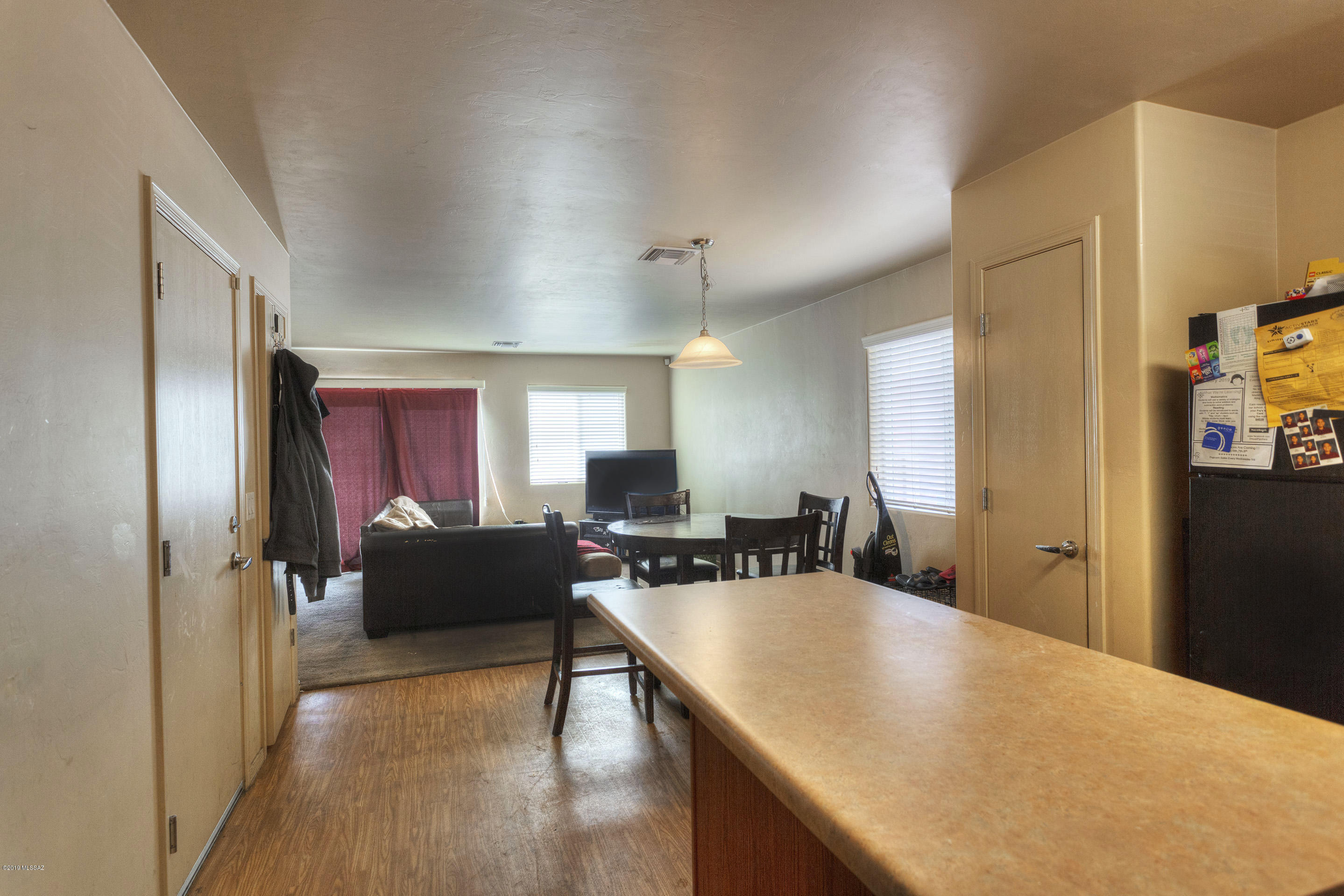 906 E Robert Hansen Drive