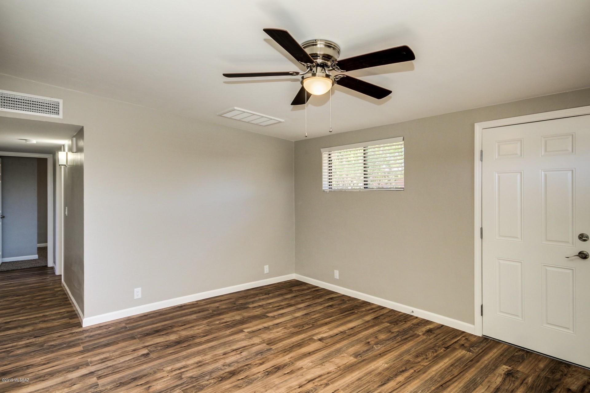 117 E Elvado Road