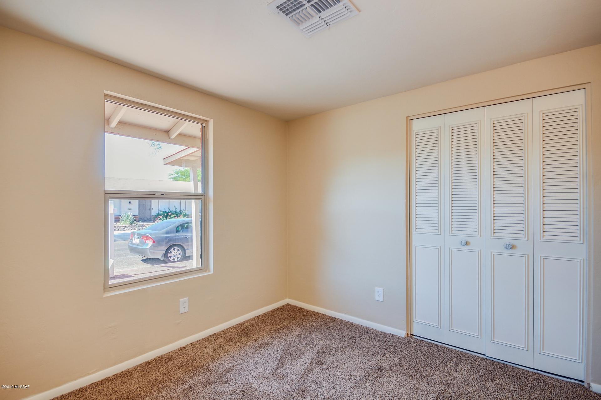 2561 W Vereda Verde
