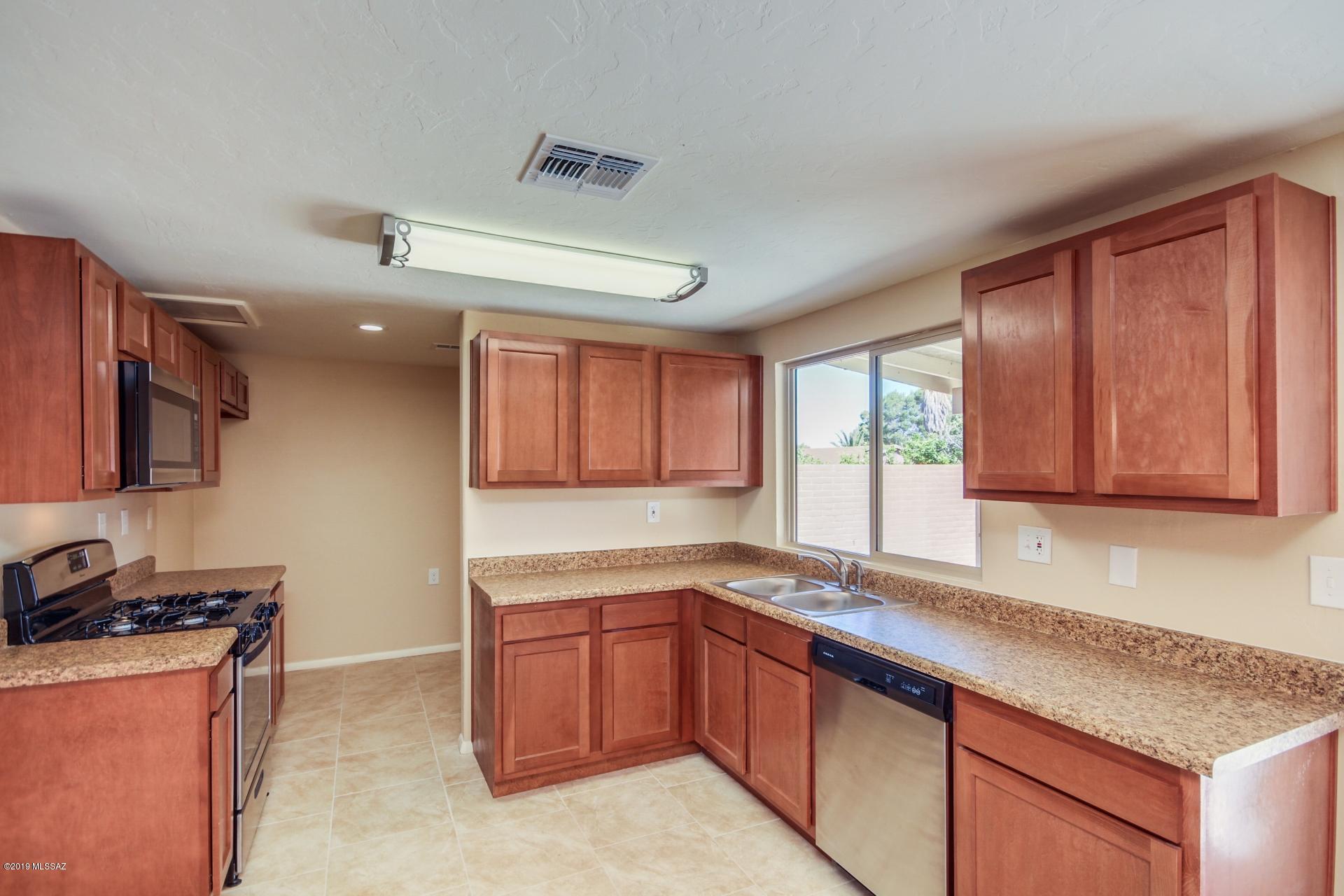 2561 W Vereda Verde
