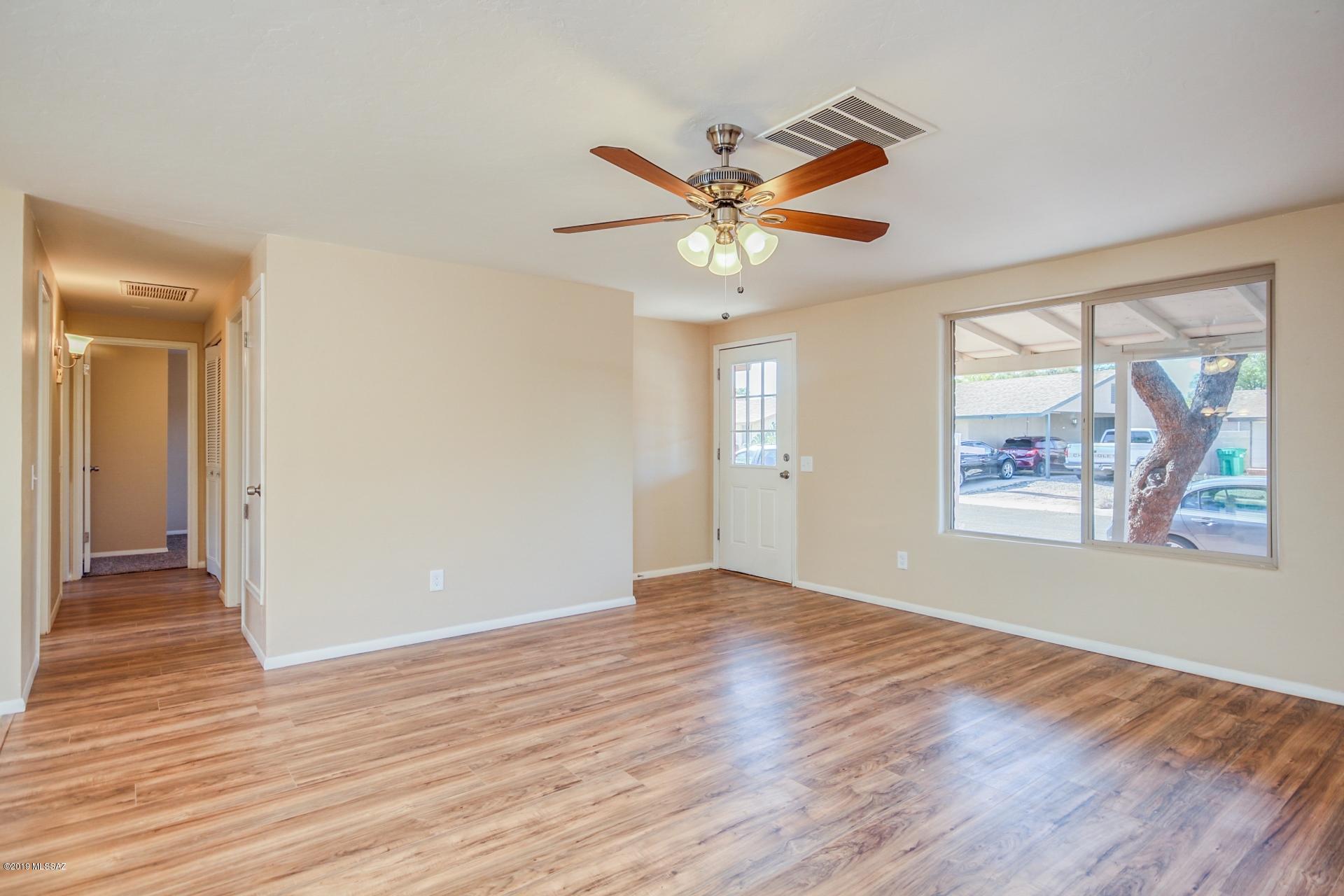 2561 W Vereda Verde