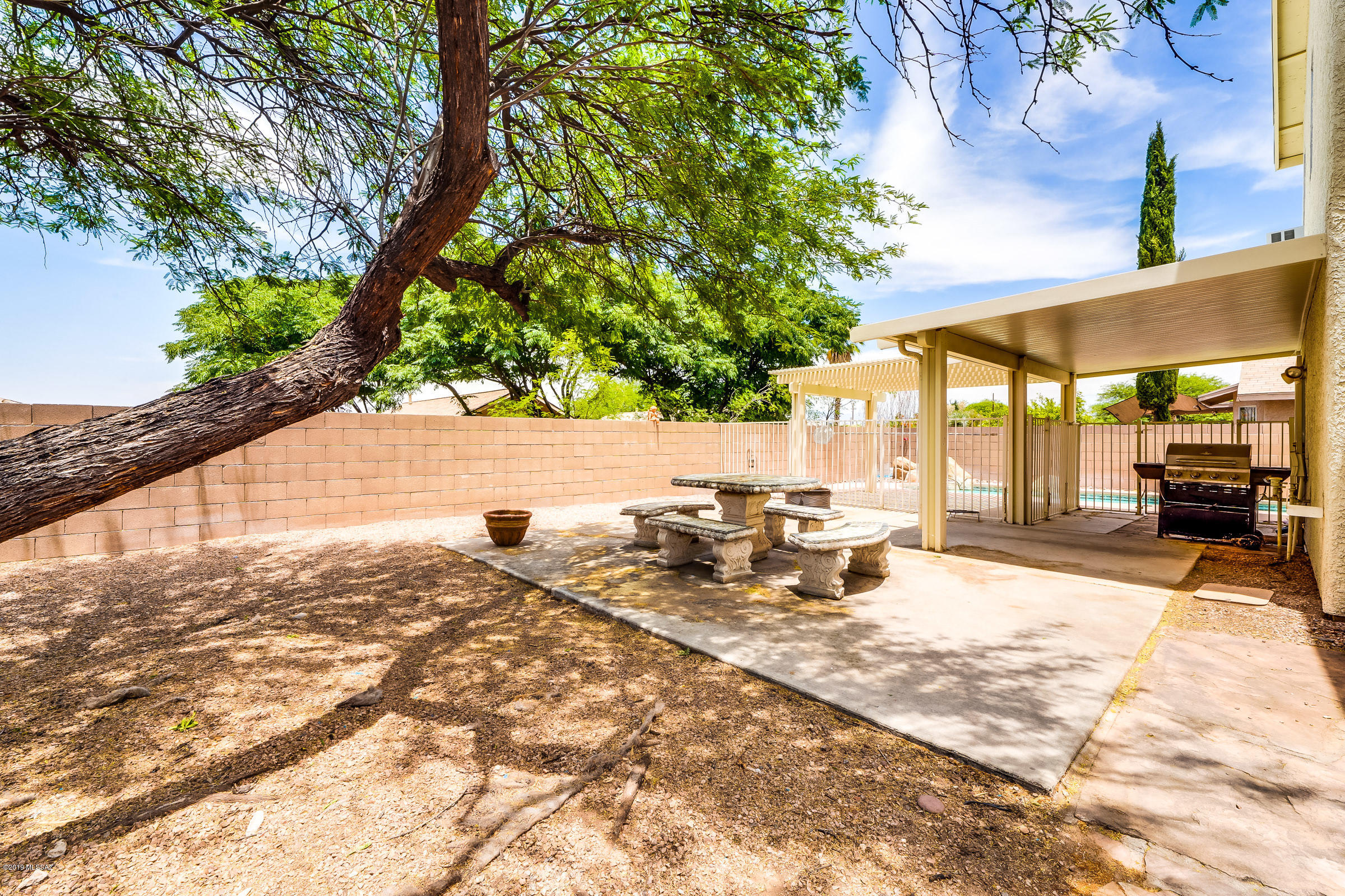 2550 W Drachman Street