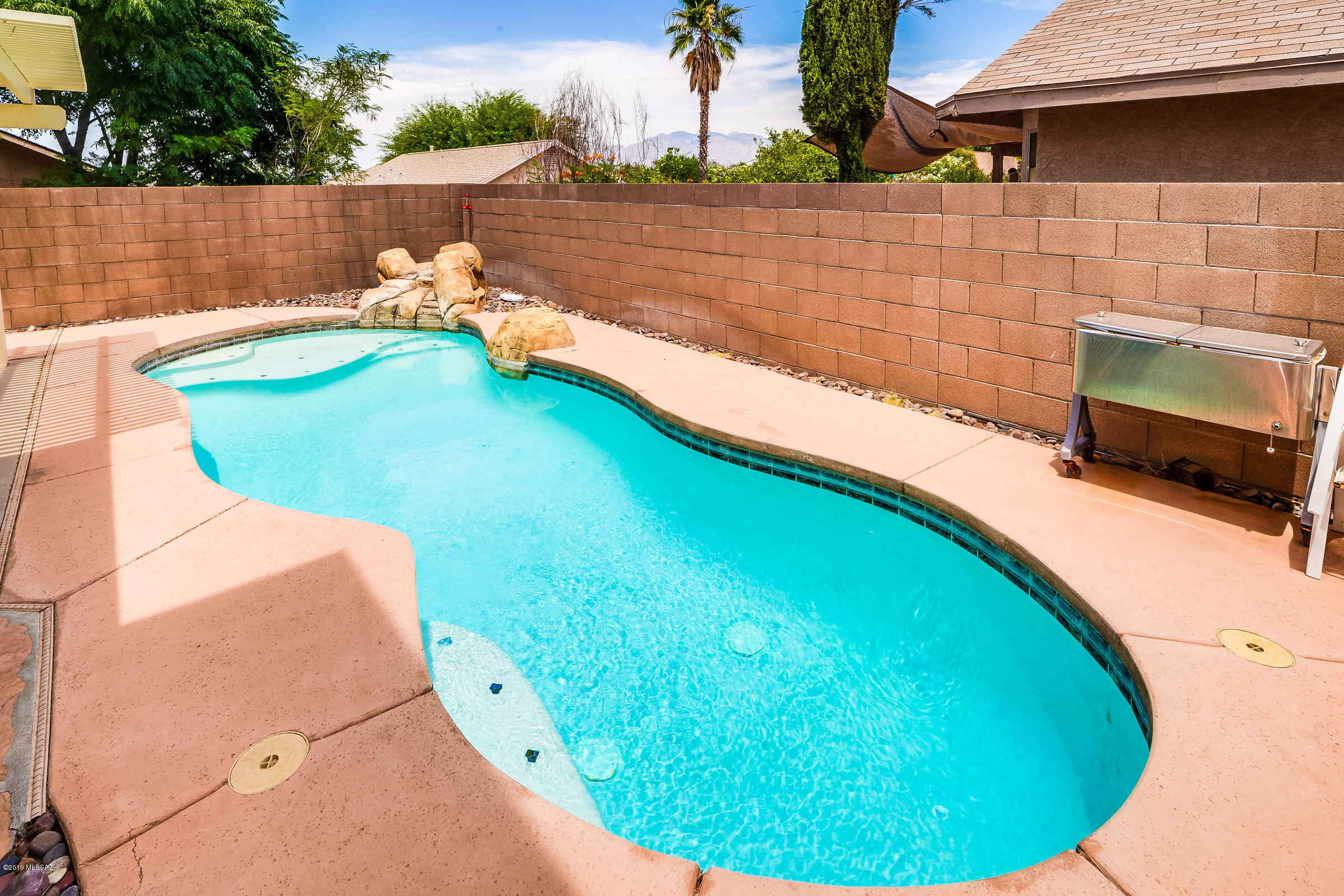 2550 W Drachman Street