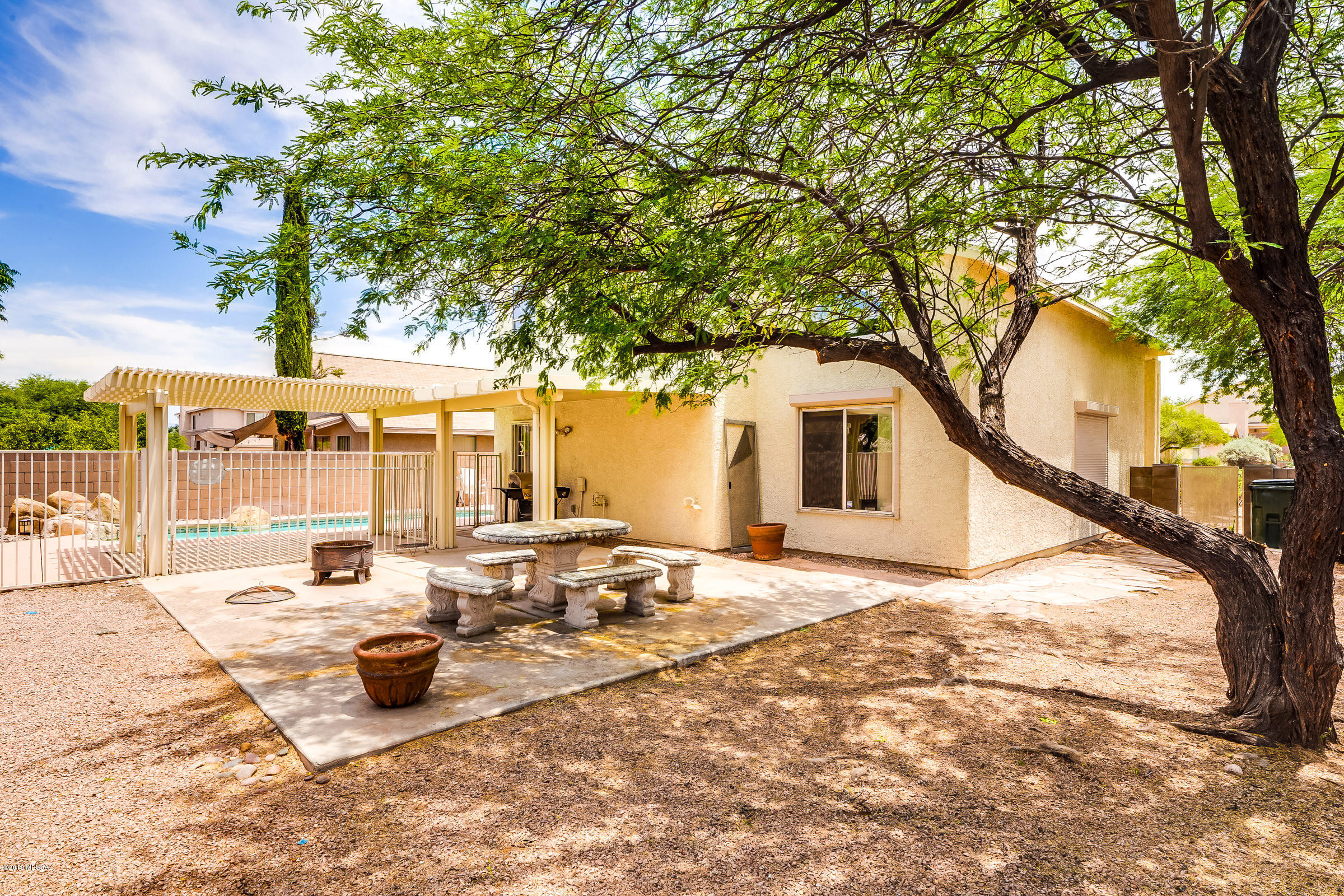 2550 W Drachman Street