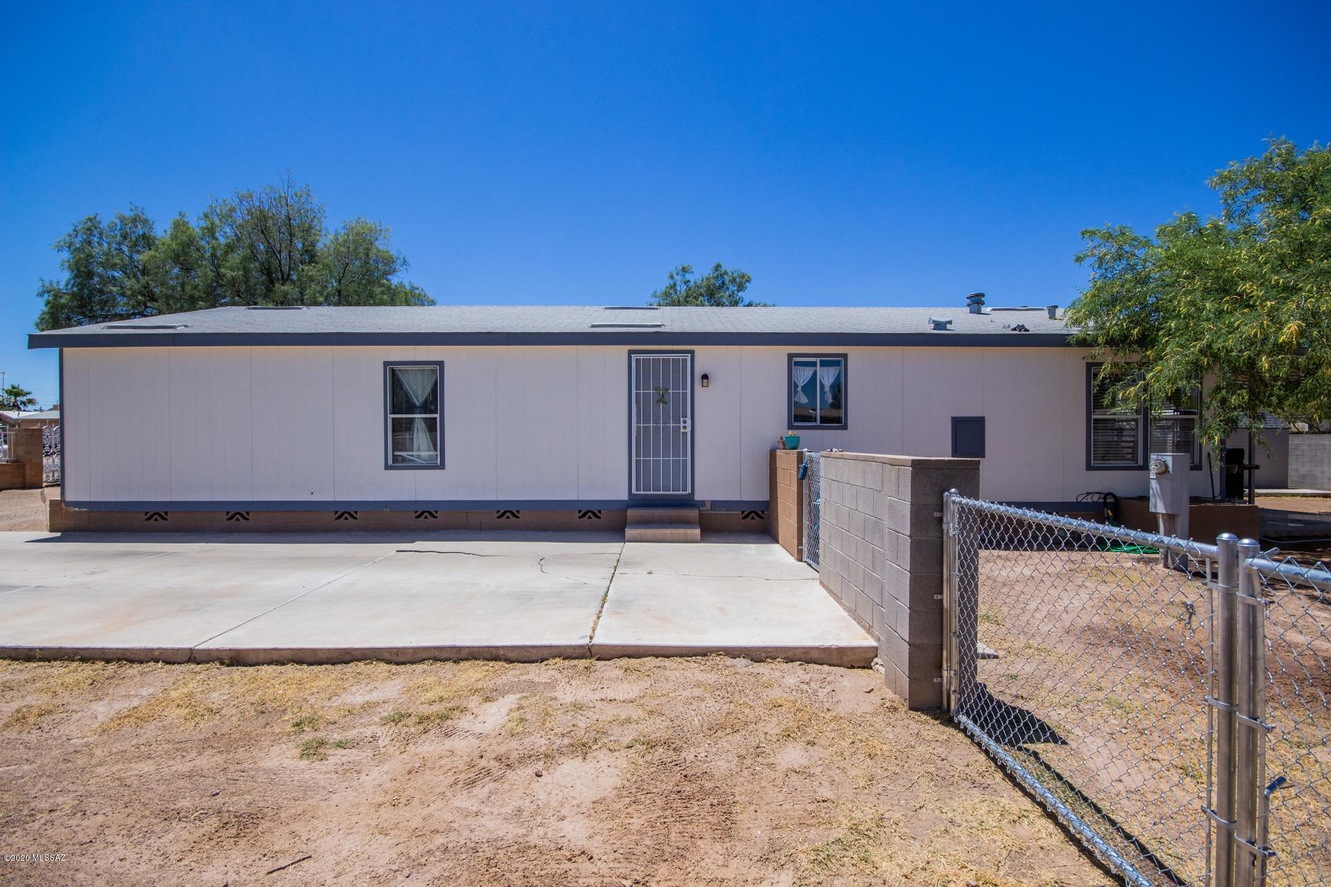 2752 W Roadrunner Road