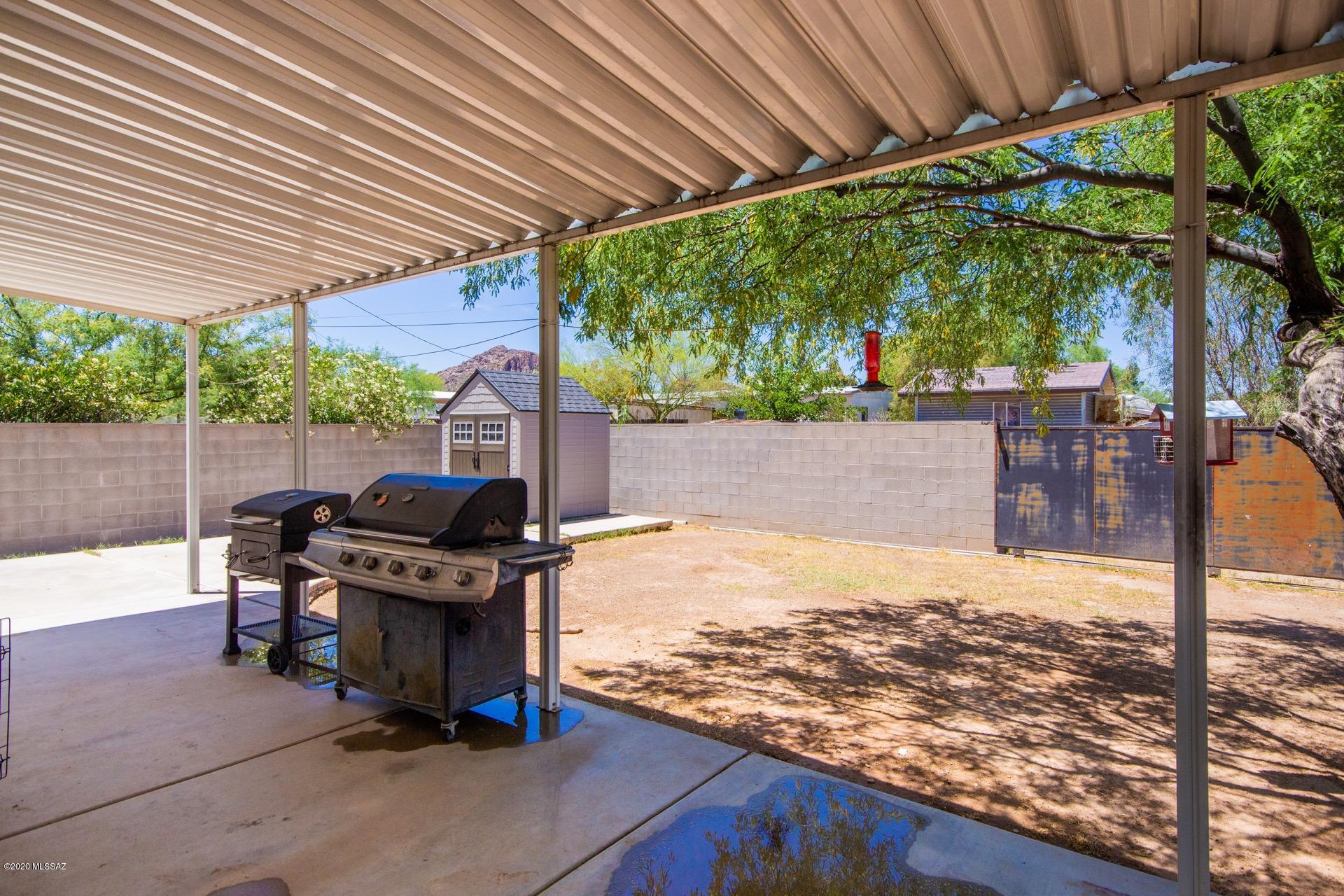 2752 W Roadrunner Road