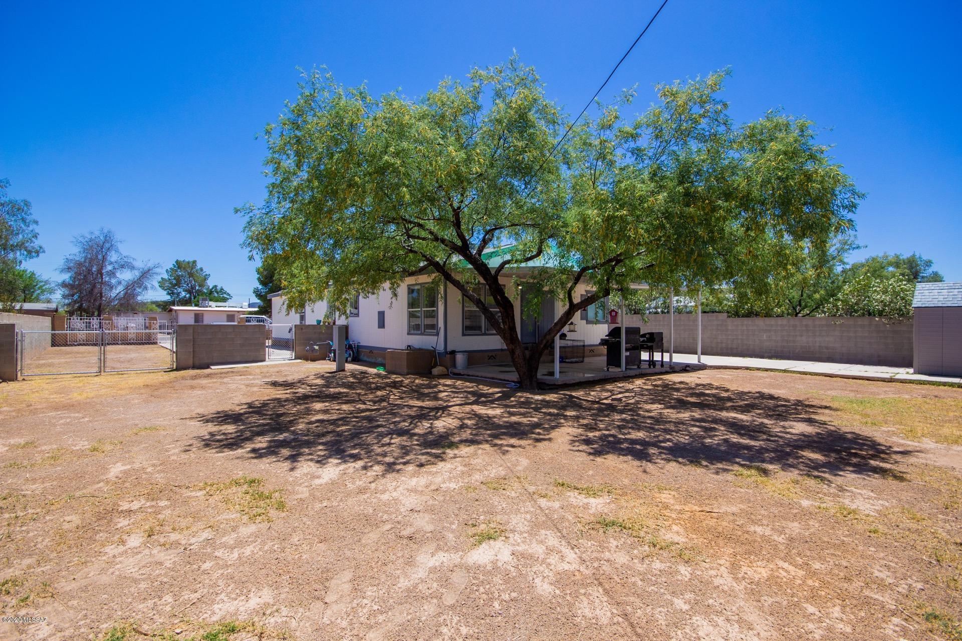 2752 W Roadrunner Road