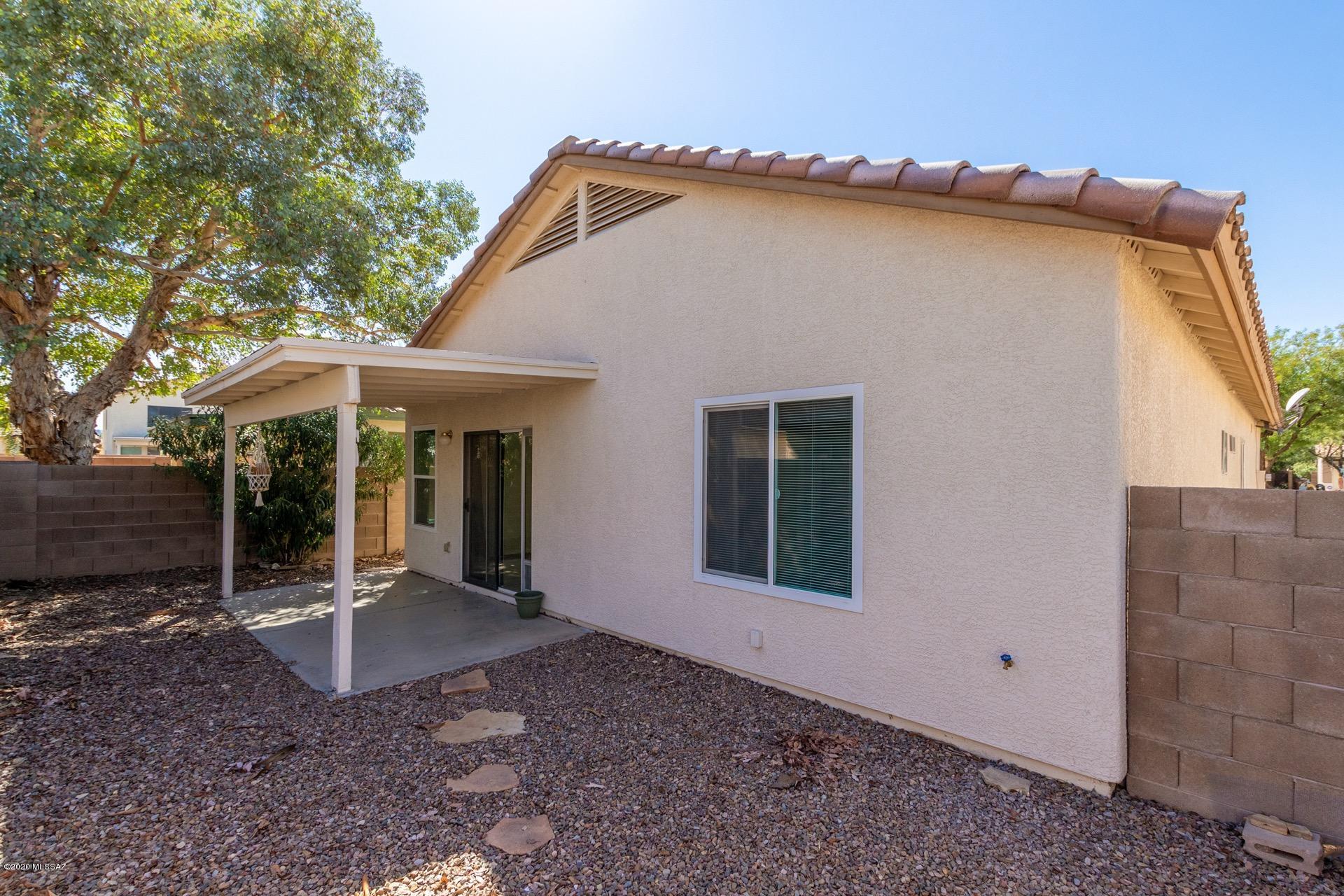 9492 N Englewood Drive