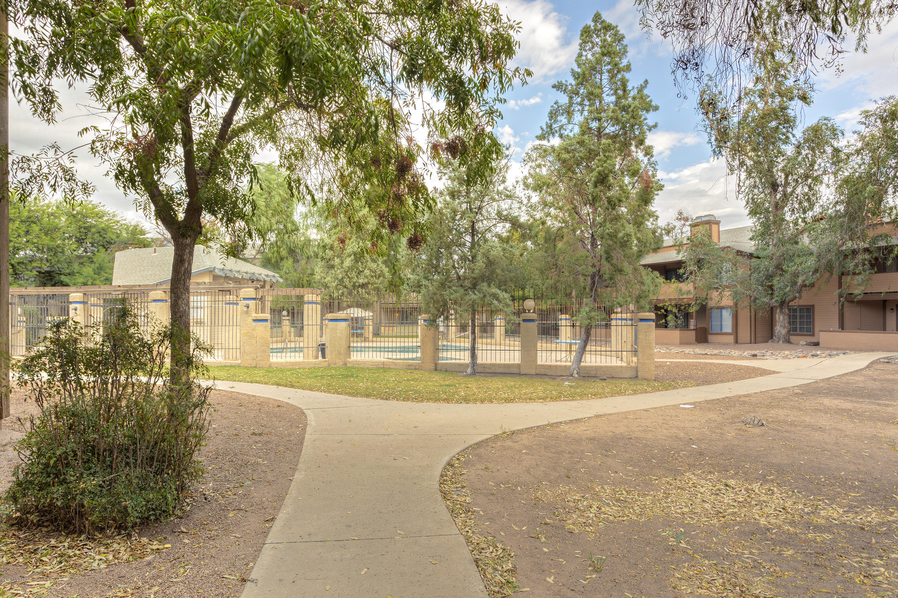 1668 W Park Wood Lane Unit: 162